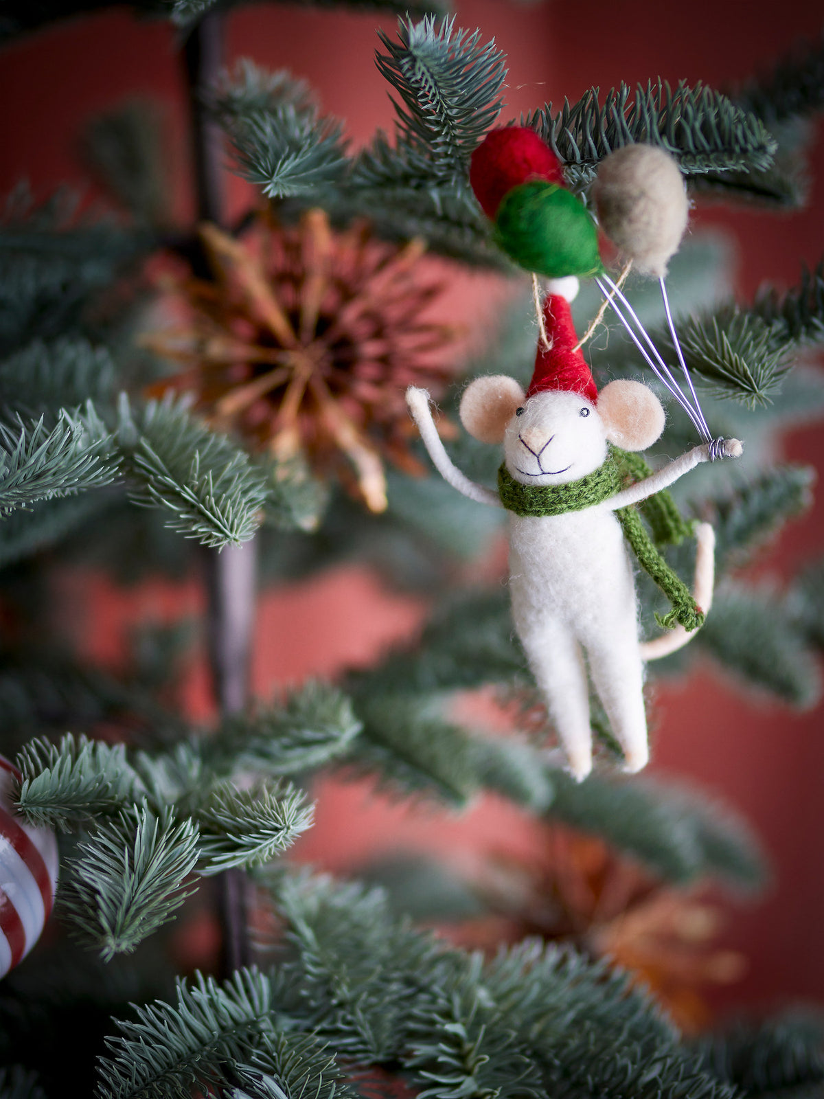 Peo Ornament, Weiss, Wolle in Weiss präsentiert im Onlineshop von KAQTU Design AG. Ornament ist von Bloomingville