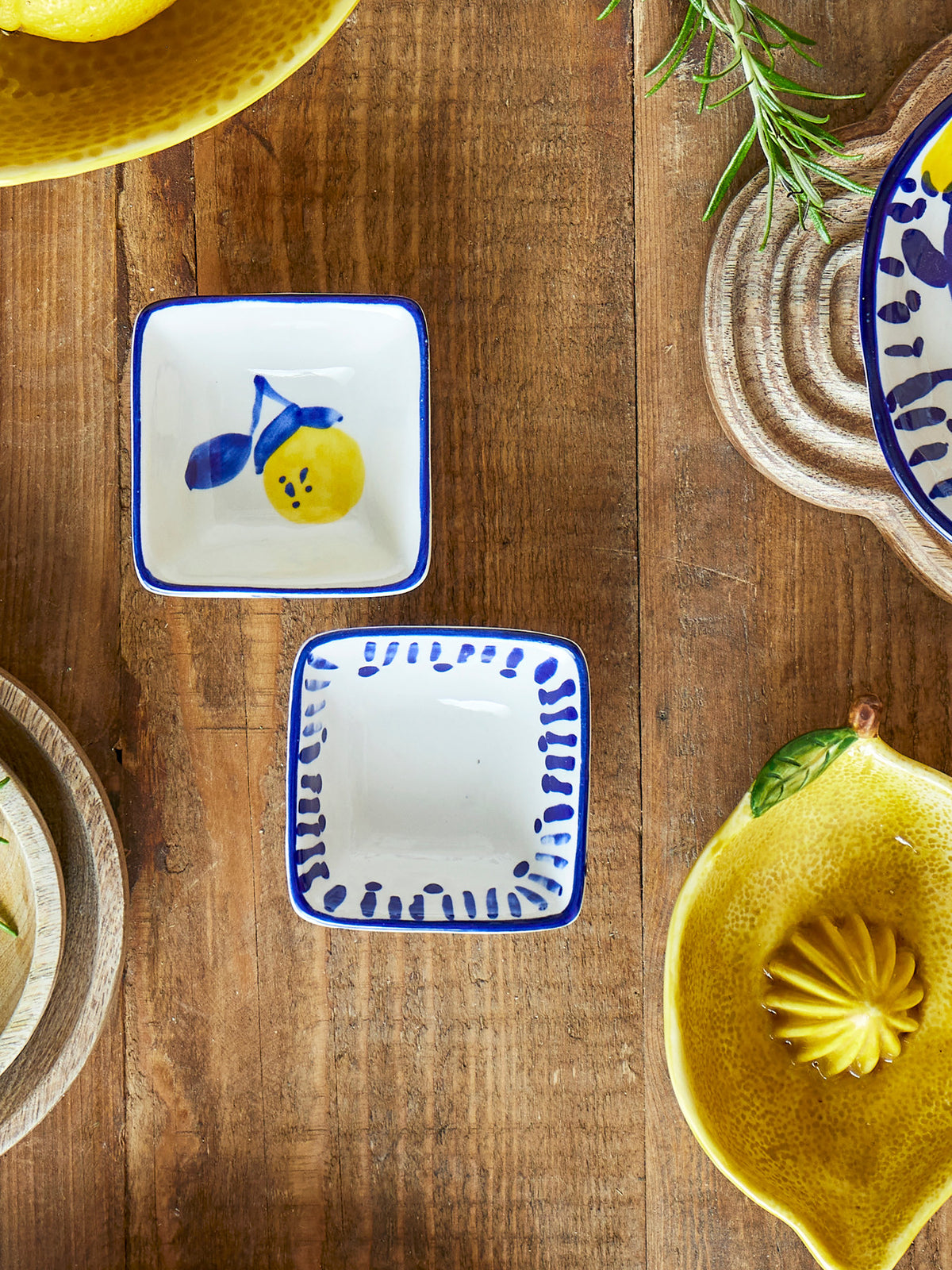 Maxima Schale, Blau, Steingut in Blau präsentiert im Onlineshop von KAQTU Design AG. Schale ist von Creative Collection