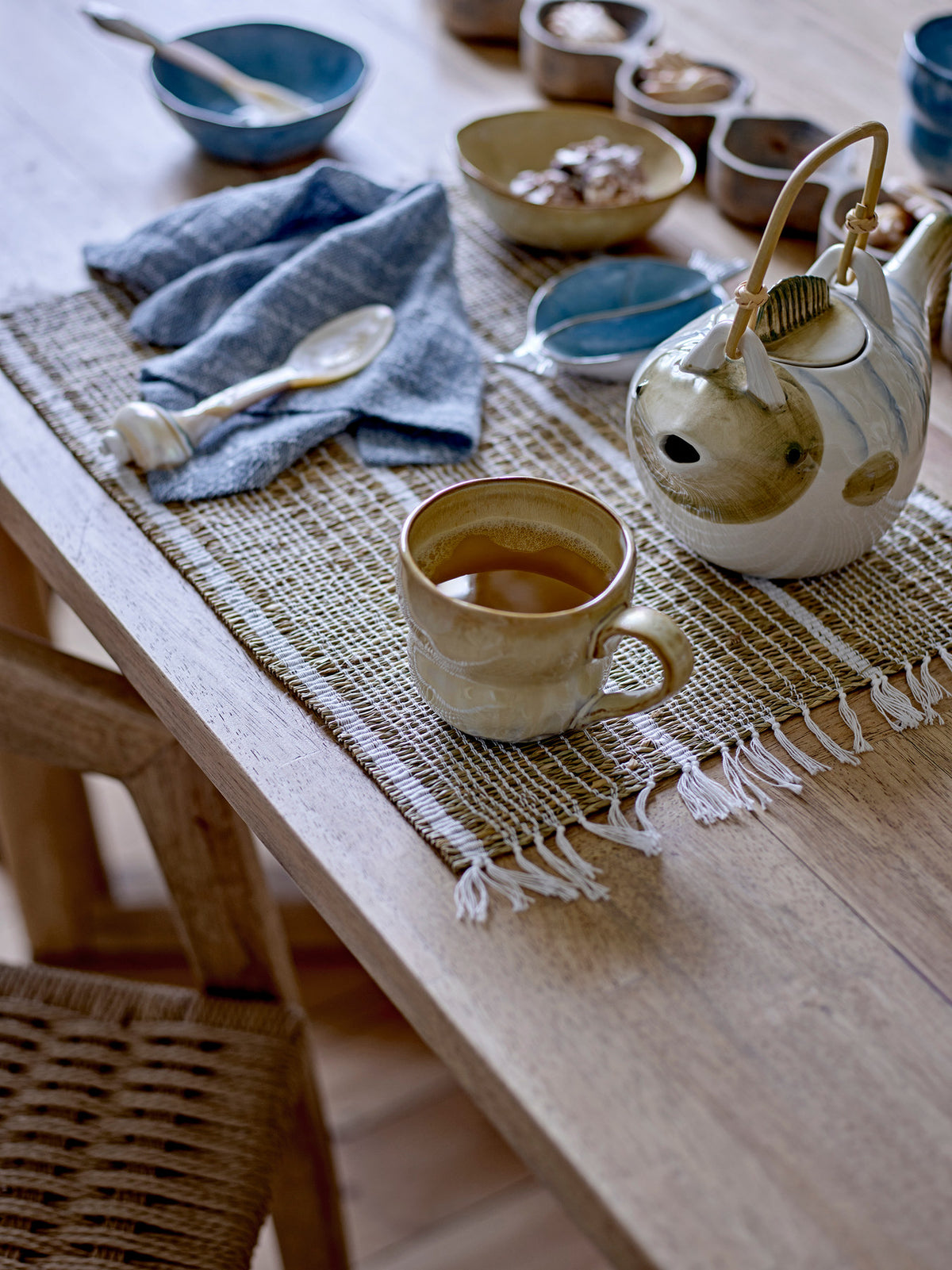 Nara Tasse, Beige, Steingut in Beige präsentiert im Onlineshop von KAQTU Design AG. Tasse ist von Creative Collection