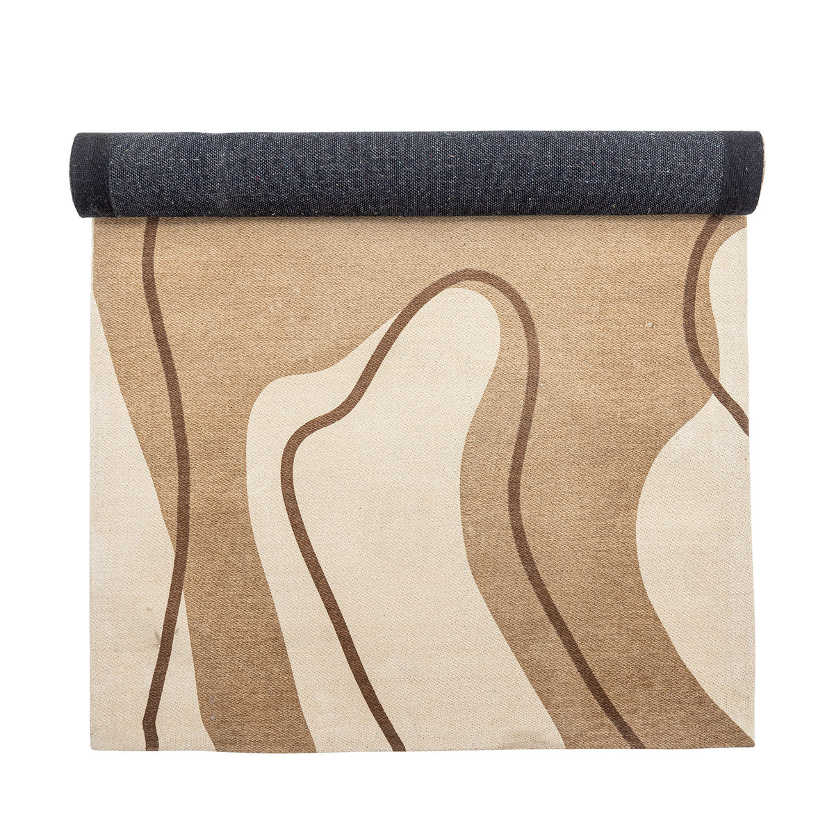 Volano Teppich in Beige von Bloomingville, geflochtene Oberfläche aus Baumwolle und Polyester mit abstraktem Muster in Grau und Braun.