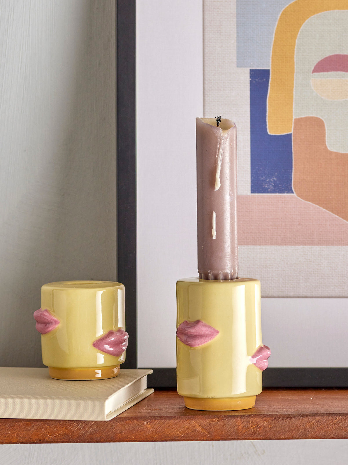 Sassy Kerzenhalter, Gelb, Steingut in Gelb präsentiert im Onlineshop von KAQTU Design AG. Kerzenständer ist von Bloomingville