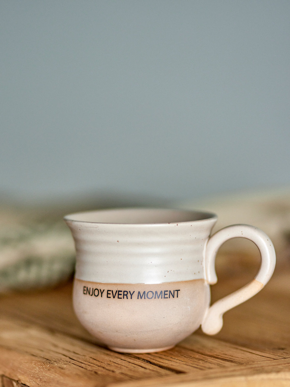Claire Tasse, Braun, Steingut in Braun präsentiert im Onlineshop von KAQTU Design AG. Tasse ist von Creative Collection