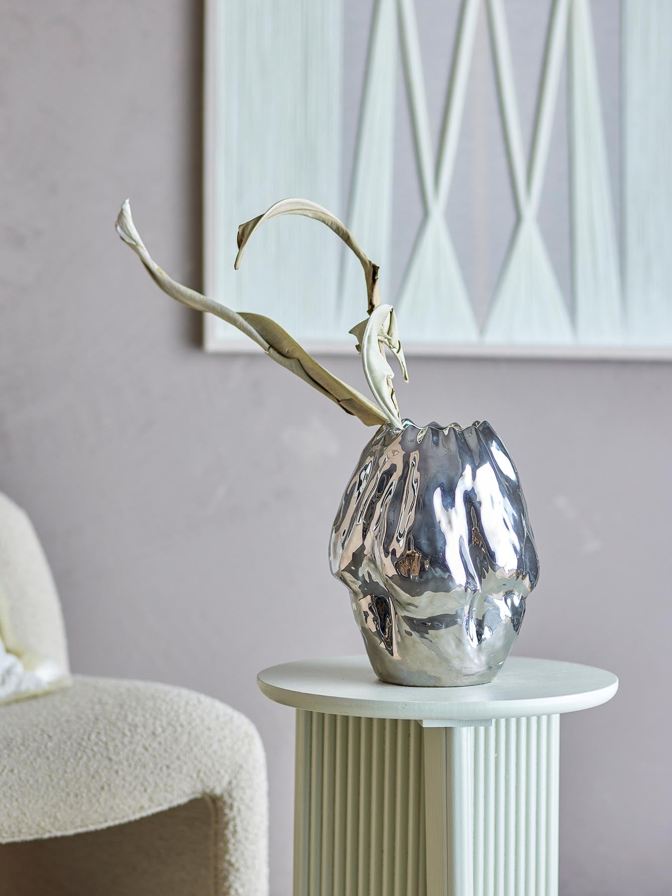Bobby Vase, Silber, Steingut in Silber präsentiert im Onlineshop von KAQTU Design AG. Vase ist von Bloomingville