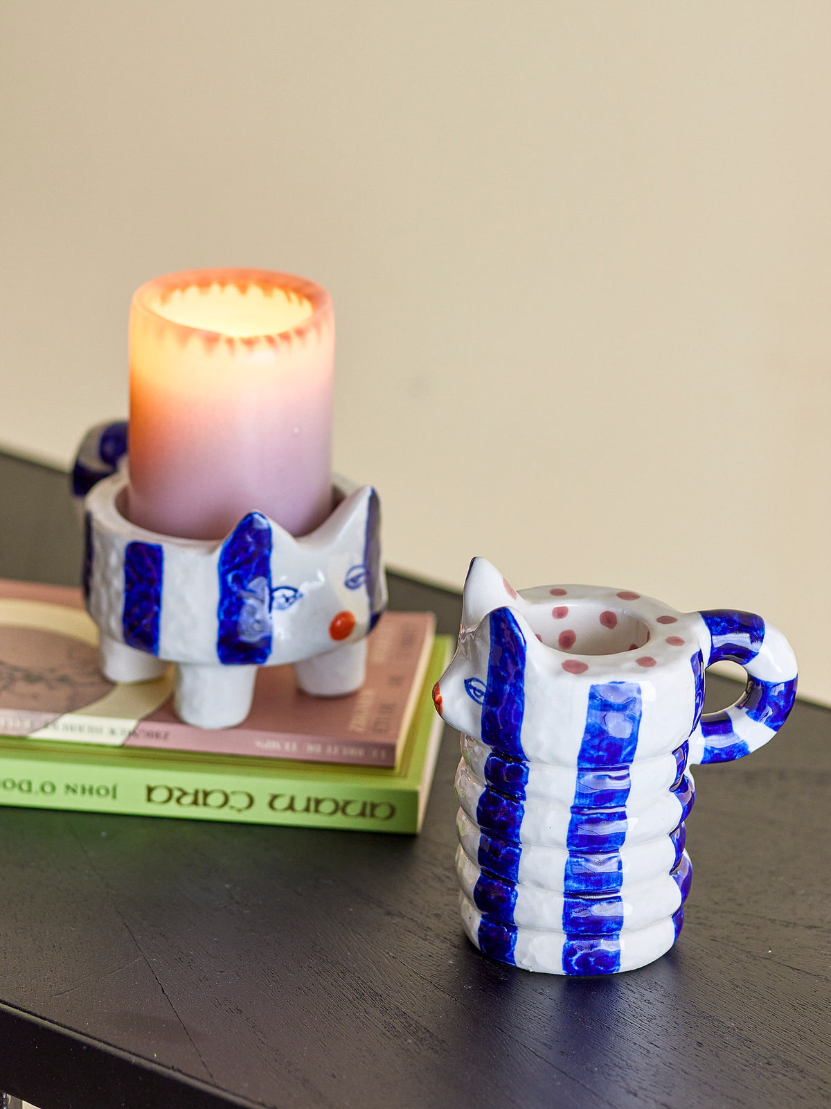 Caty Kerzenhalter, Blau, Steingut in Blau präsentiert im Onlineshop von KAQTU Design AG. Kerzenständer ist von Bloomingville