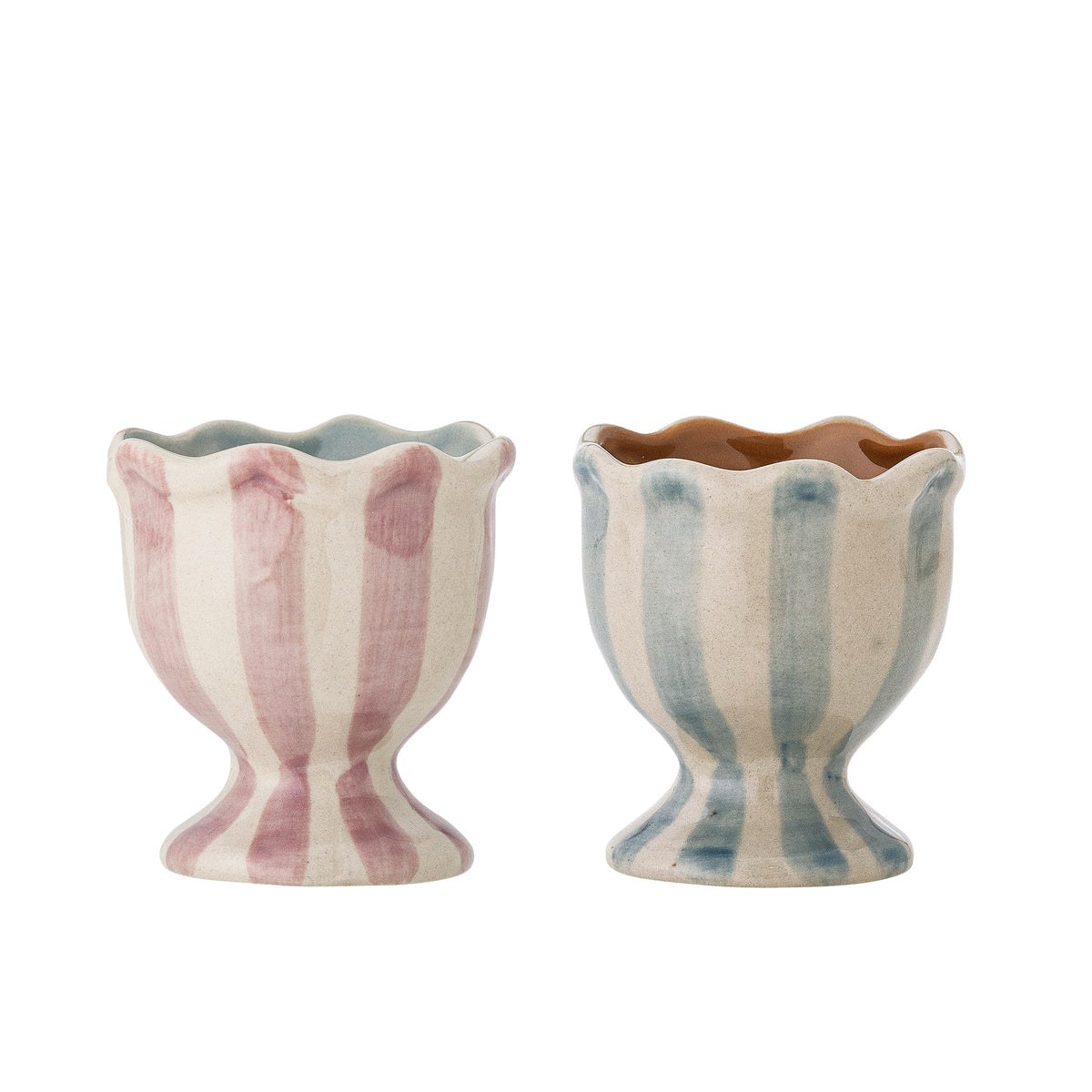 Willa Eierbecher, Rose, Steingut in Rose präsentiert im Onlineshop von KAQTU Design AG. Eierbecher ist von Bloomingville