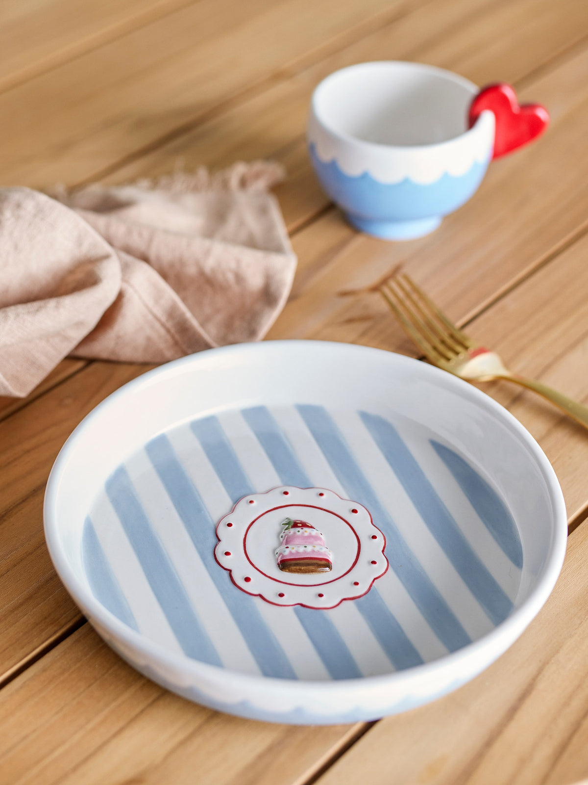 Lively Servierplatte, Blau, Steingut in Blau präsentiert im Onlineshop von KAQTU Design AG. Servierplatten ist von Bloomingville