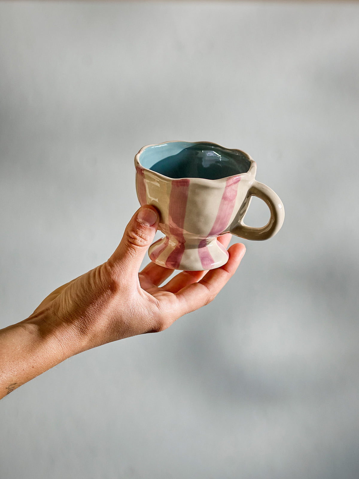 Willa Tasse, Rose, Steingut in Rose präsentiert im Onlineshop von KAQTU Design AG. Tasse ist von Bloomingville