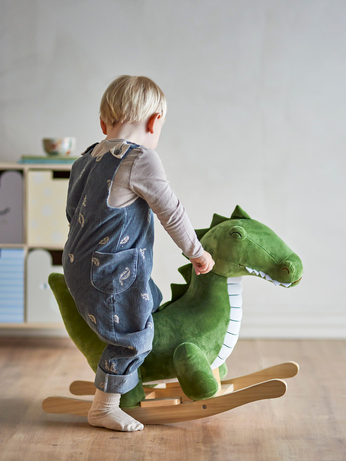 Arnie Rocking Toy, Crocodile, Grün, Polyester in Grün präsentiert im Onlineshop von KAQTU Design AG. Spielzeug ist von Bloomingville Mini