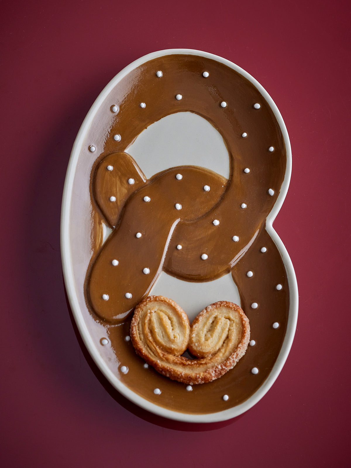 Treats Servierplatte, Braun, Steingut in Braun präsentiert im Onlineshop von KAQTU Design AG. Servierplatten ist von Bloomingville
