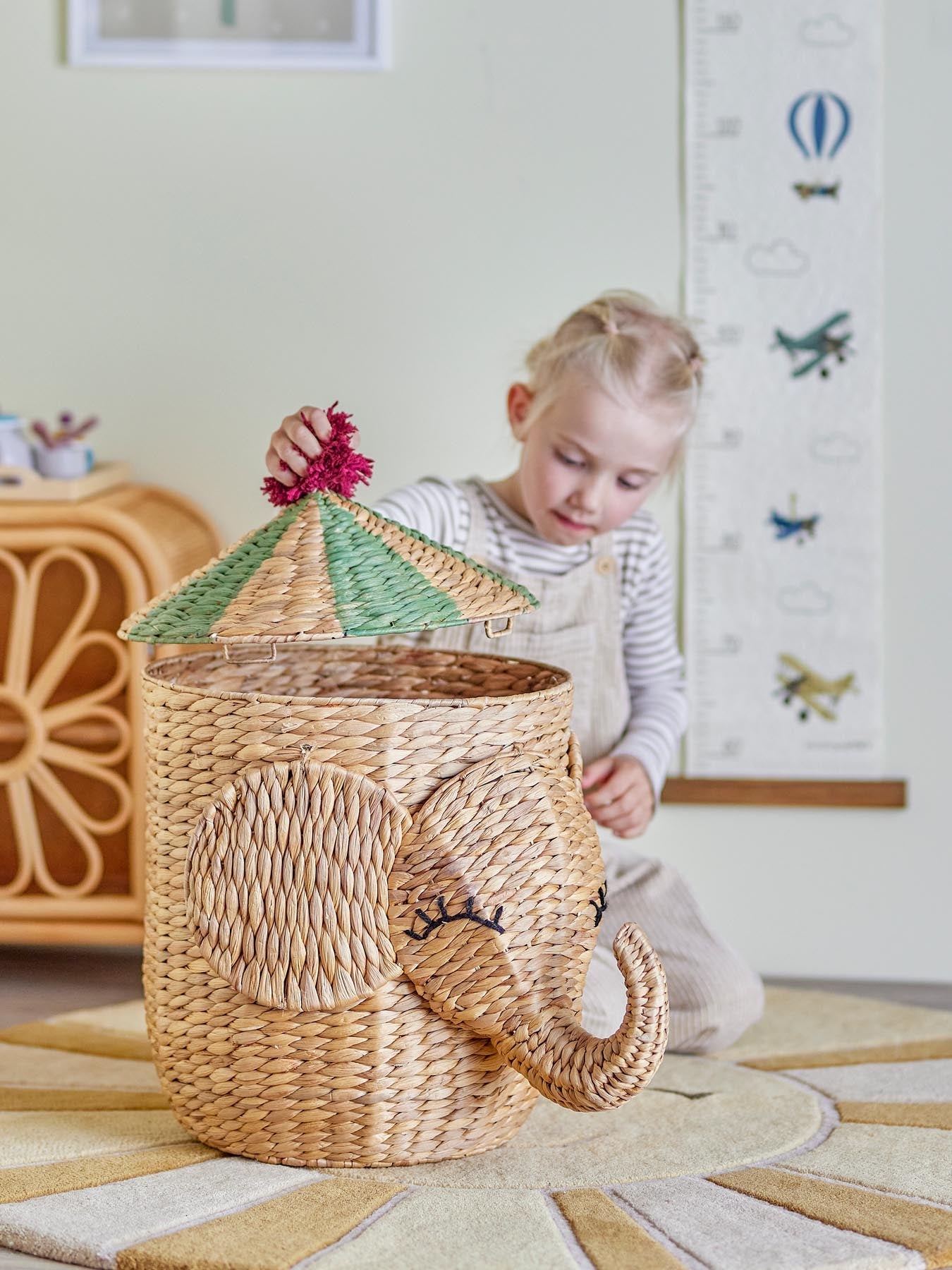 Bobo Korb mit Deckel, Natur, Wasserhyazinthe in Natur präsentiert im Onlineshop von KAQTU Design AG. Aufbewahrungskorb ist von Bloomingville Mini