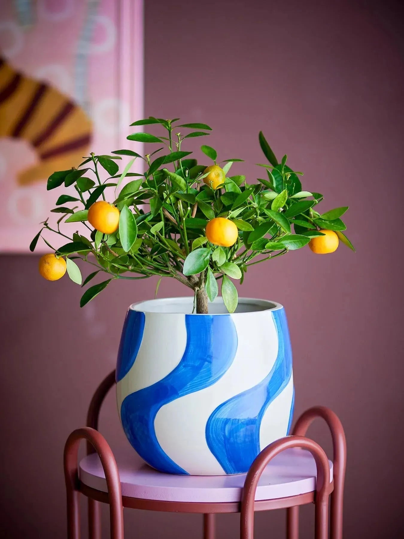 Romy Blumentopf, Blau, Steingut in Blau präsentiert im Onlineshop von KAQTU Design AG. Blumentopf ist von Bloomingville