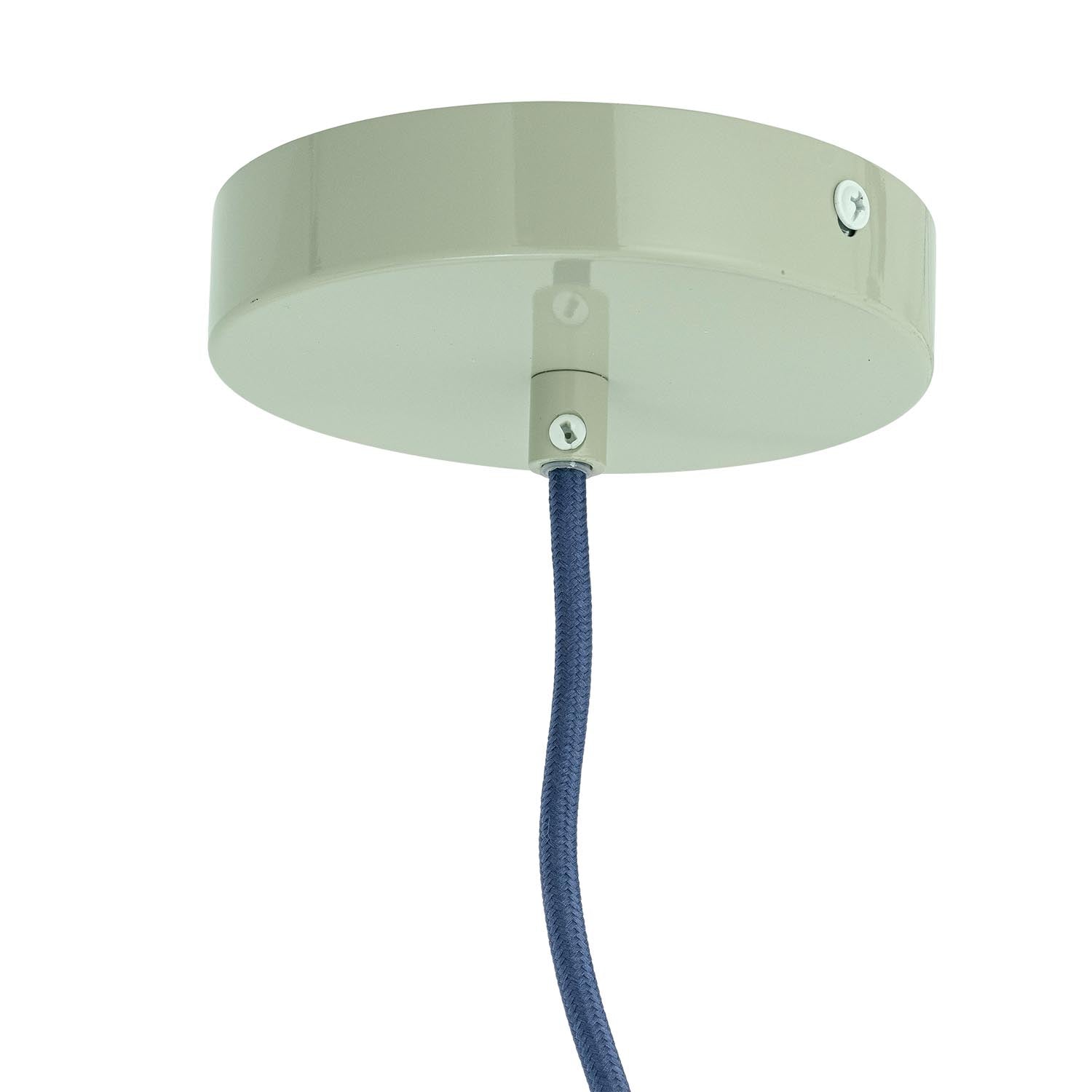 Setzen Sie stilvolle Akzente in Ihrem Zuhause mit der Bubble Hängeleuchte von Bloomingville. Ihr glänzendes Grün und das einzigartige Design machen sie zum perfekten Blickfang.