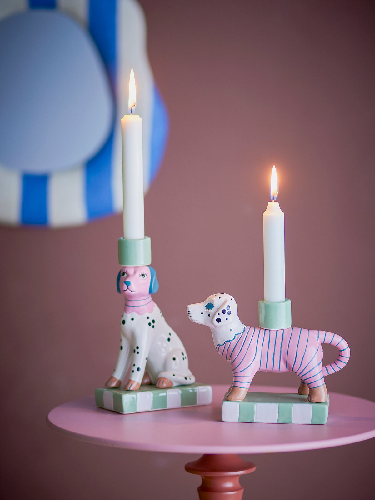 Doglie Kerzenhalter, Rose, Steingut in Rose präsentiert im Onlineshop von KAQTU Design AG. Kerzenständer ist von Bloomingville