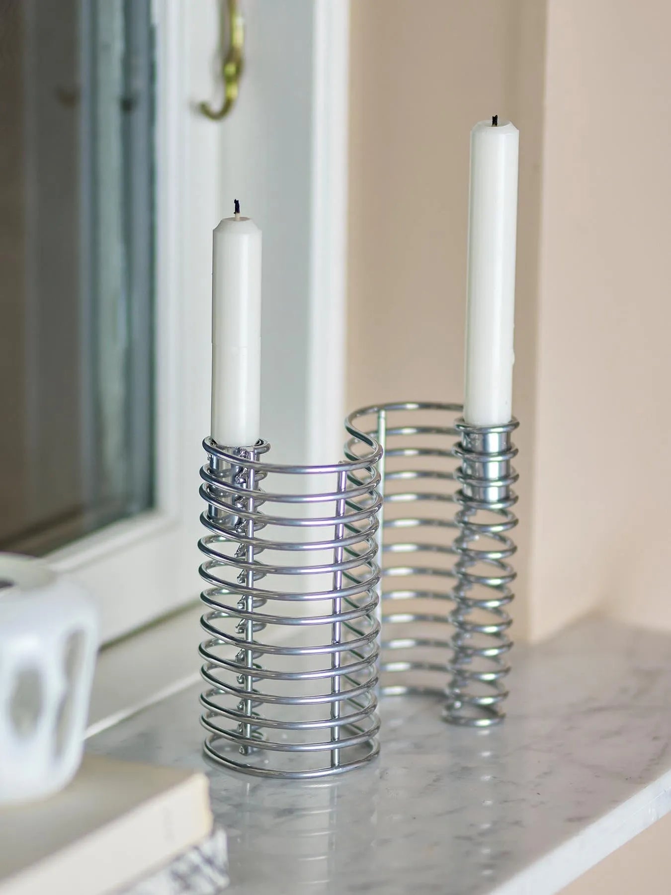 Wavela Kerzenhalter, Silber, Eisen in Silber präsentiert im Onlineshop von KAQTU Design AG. Teelichthalter ist von Bloomingville