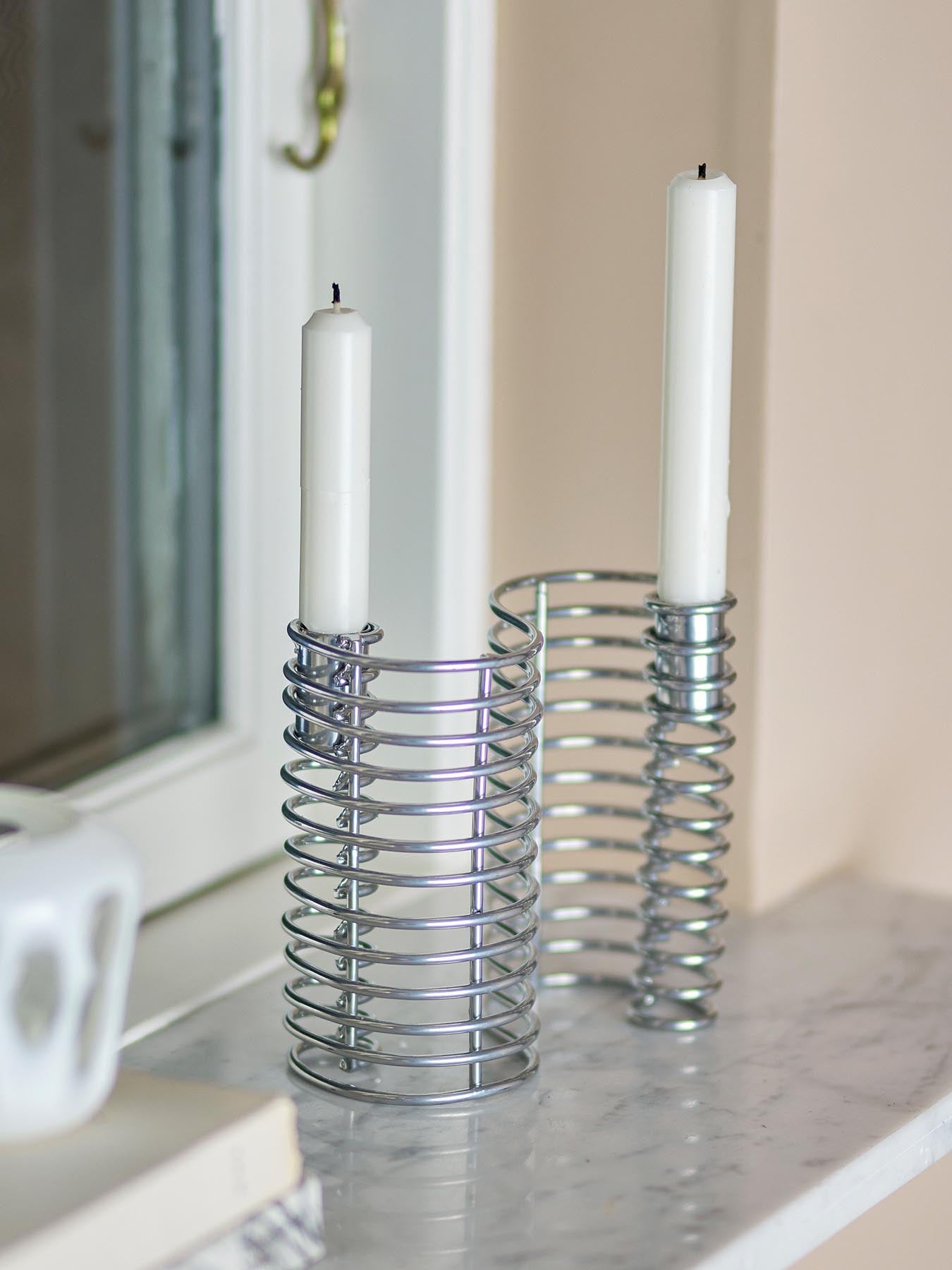 Wavela Kerzenhalter, Silber, Eisen in Silber präsentiert im Onlineshop von KAQTU Design AG. Teelichthalter ist von Bloomingville