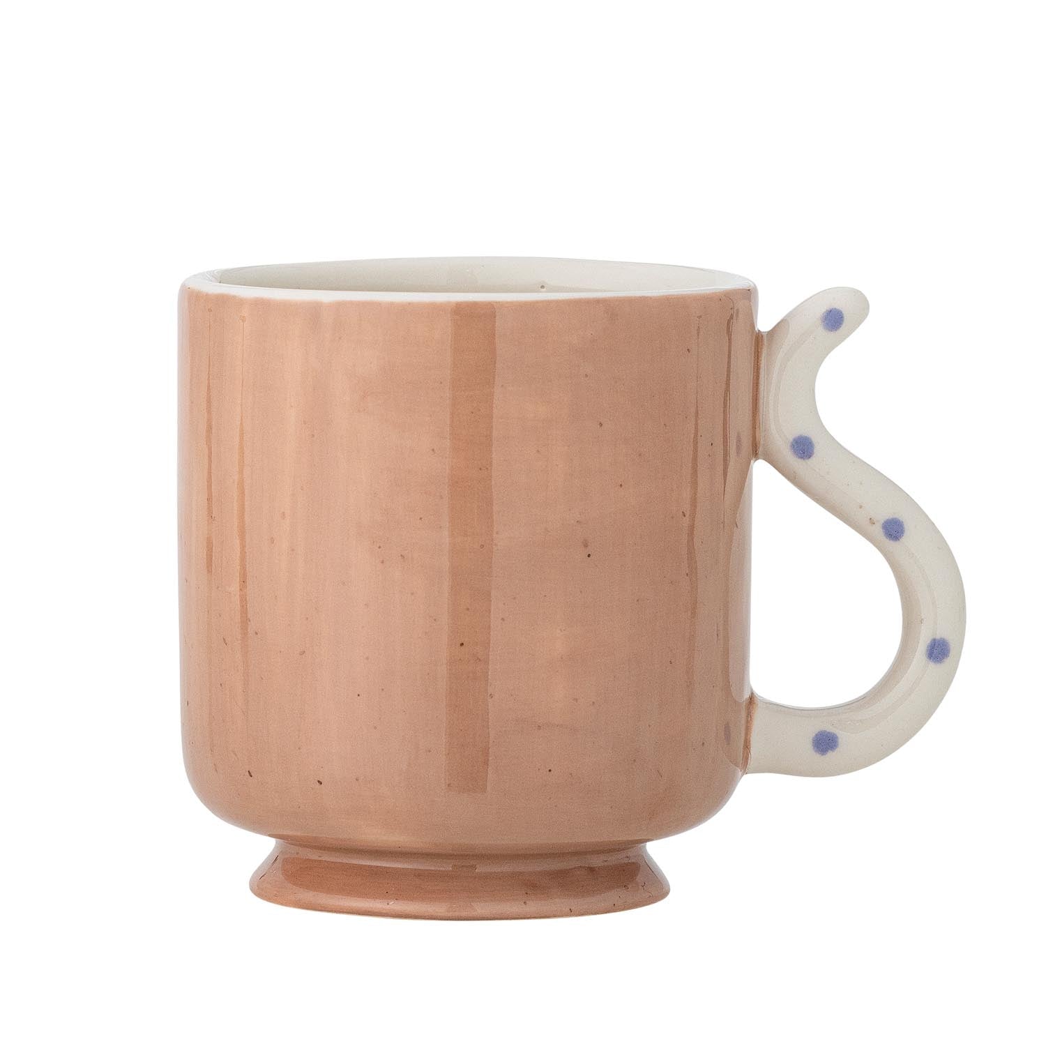 Verleihen Sie Ihrem Tisch mit den charmanten Missy Bechern von Bloomingville einen Hauch von skandinavischem Design. Dieses 4er-Set aus hochwertigem Steingut begeistert durch verspielte Katzenmotive und ist perfekt für jeden Anlass.
