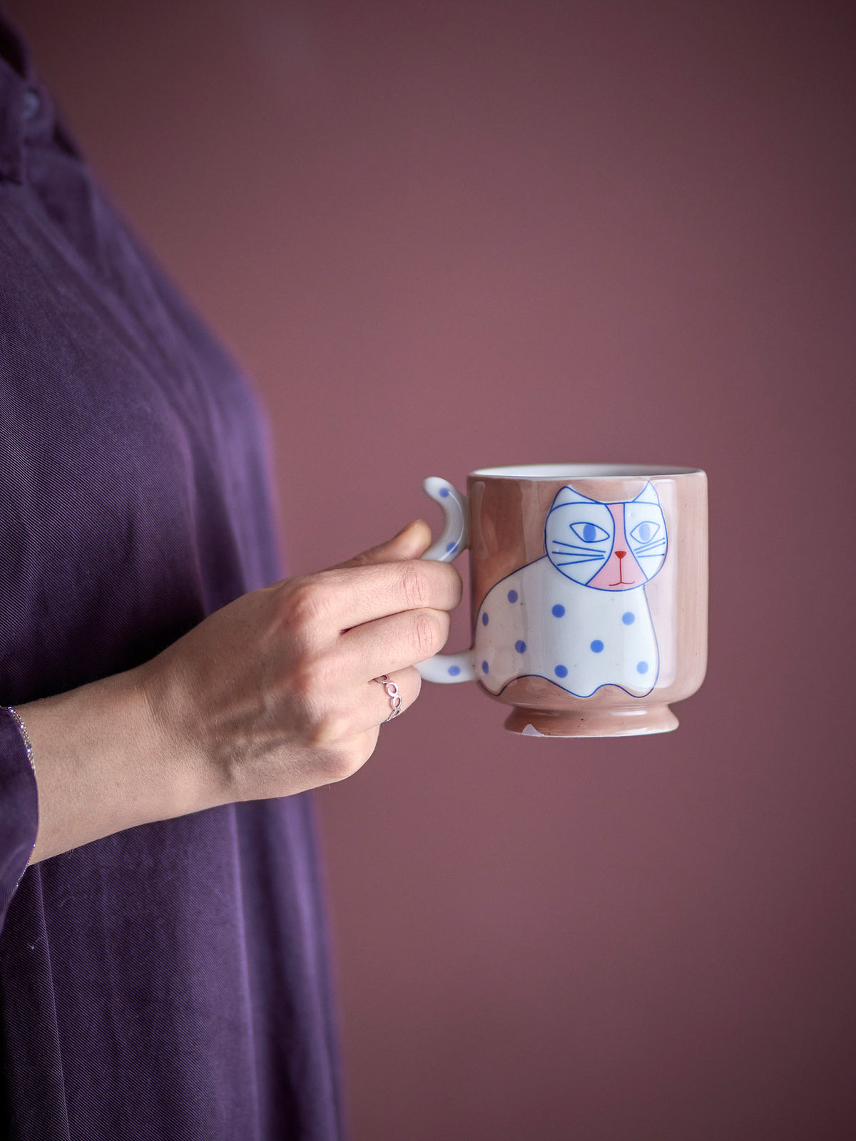 Missy Becher, Braun, Steingut in Braun präsentiert im Onlineshop von KAQTU Design AG. Tasse ist von Bloomingville