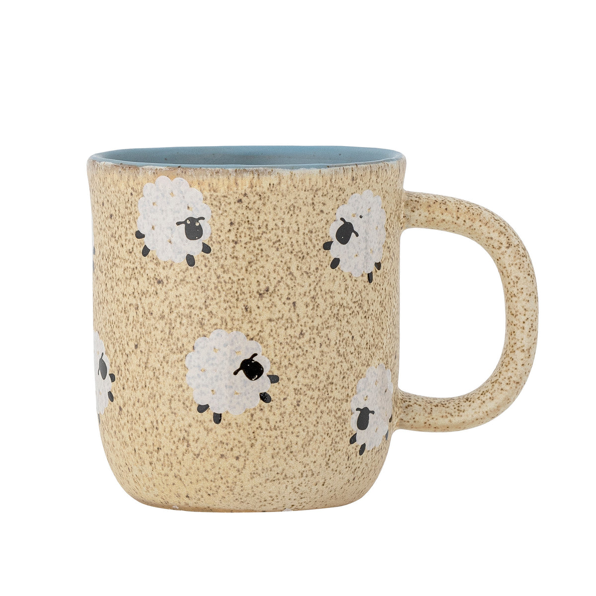 Beige Tasse aus Steingut mit gesprenkelter Oberfläche und weissen Schafmotiven, Serie Dolly von Bloomingville Mini, rund mit Henkel.