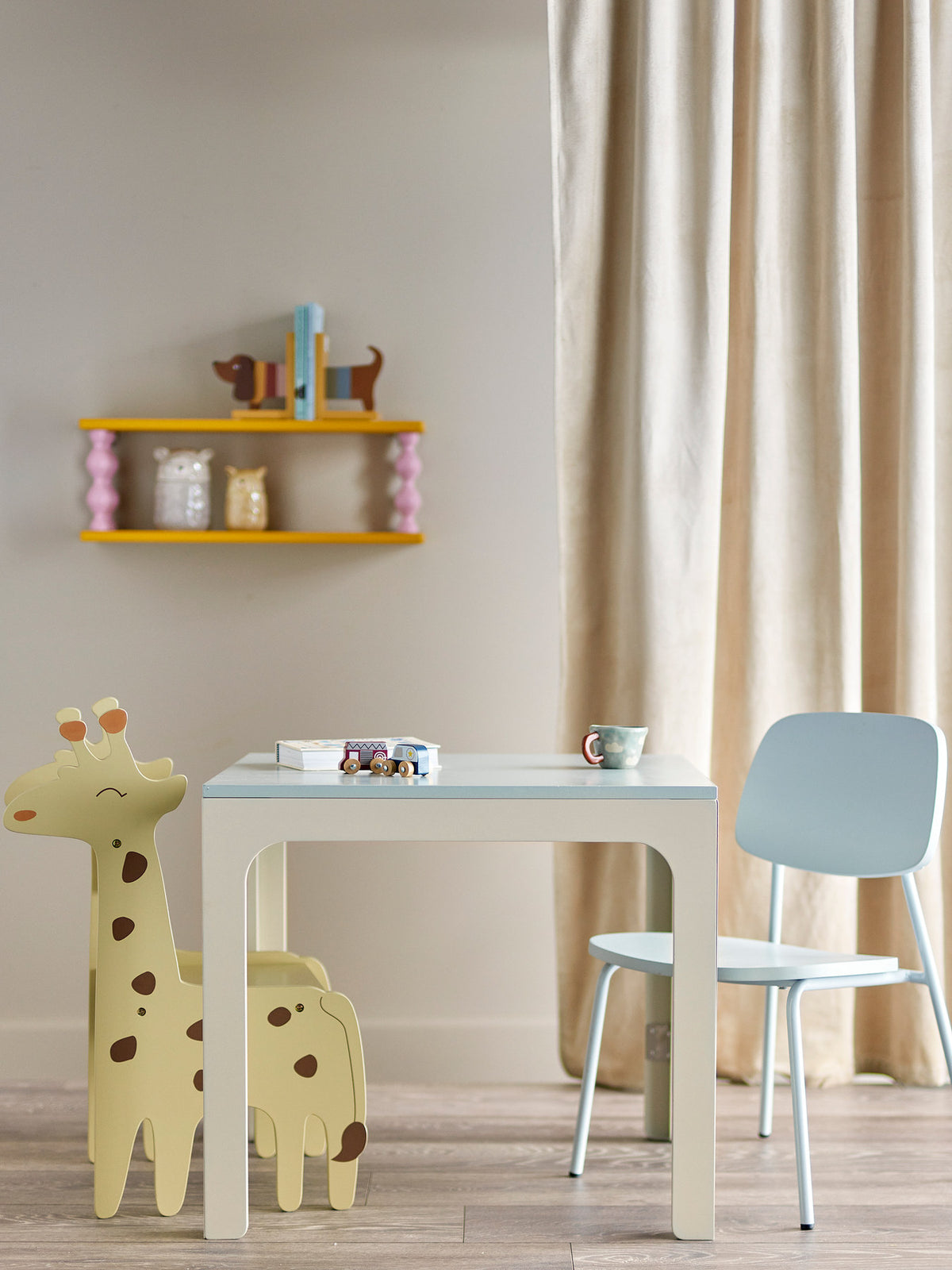 Felipe Tisch, Grau, FSC®100%, MDF in Grey präsentiert im Onlineshop von KAQTU Design AG. Esstisch ist von Bloomingville Mini