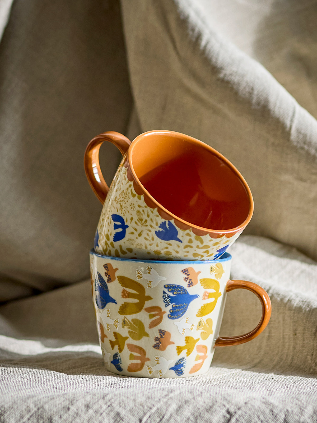 Anniversary Tasse, Braun, Steingut in Braun präsentiert im Onlineshop von KAQTU Design AG. Tasse ist von Bloomingville