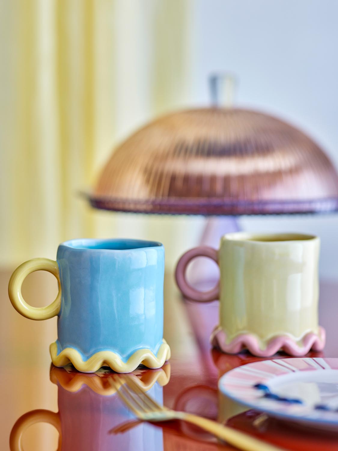 Polly Becher, Bunt, Steingut in Multi präsentiert im Onlineshop von KAQTU Design AG. Tasse ist von Bloomingville