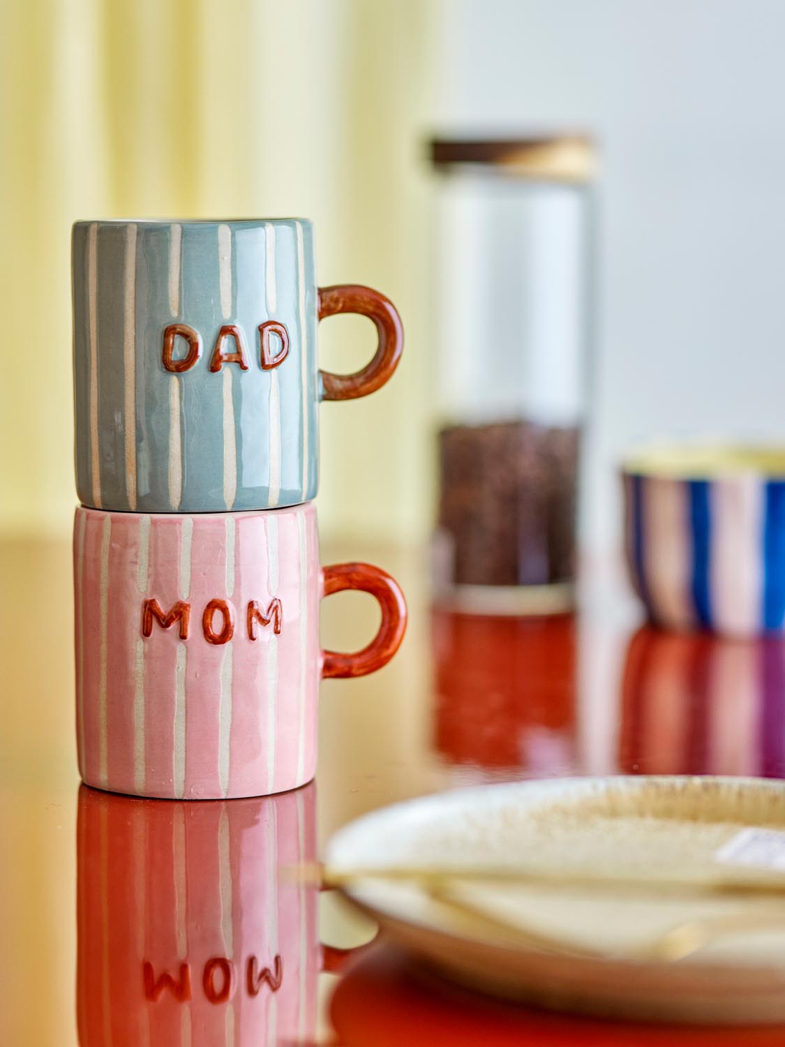 Cherish Becher, Rose, Steingut in Rose präsentiert im Onlineshop von KAQTU Design AG. Tasse ist von Bloomingville