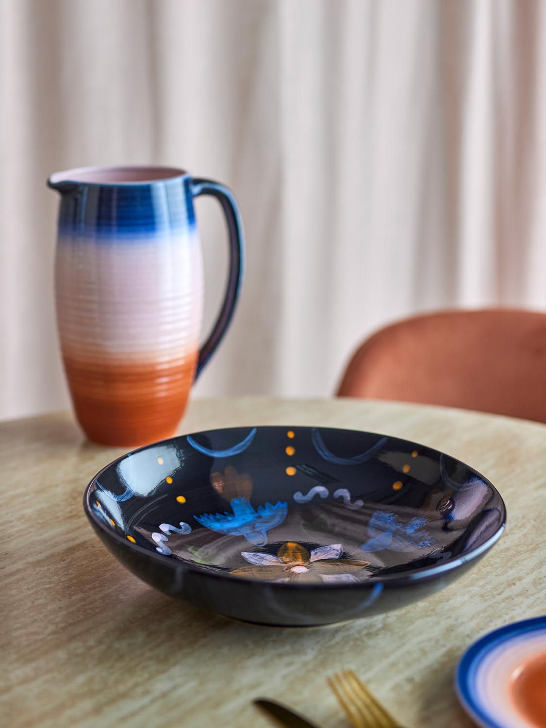 Maricala Schale, Bunt, Steingut in Multi präsentiert im Onlineshop von KAQTU Design AG. Schale ist von Bloomingville