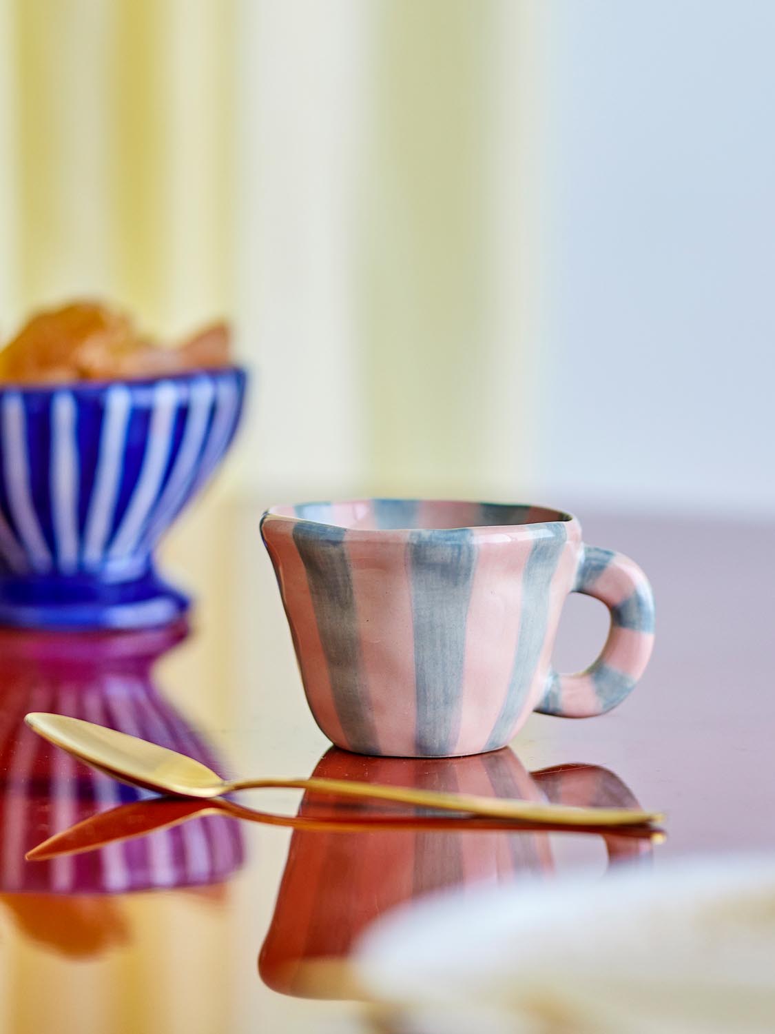 Nini Tasse, Bunt, Steingut in Multi präsentiert im Onlineshop von KAQTU Design AG. Tasse ist von Bloomingville