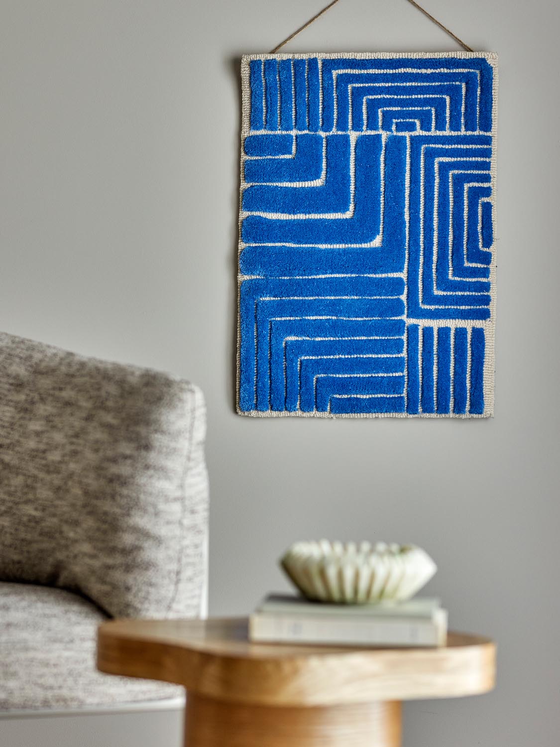 Velva Wanddekoration, Blau, Wolle OEKO-TEX® in Blue präsentiert im Onlineshop von KAQTU Design AG. Bild ist von Bloomingville