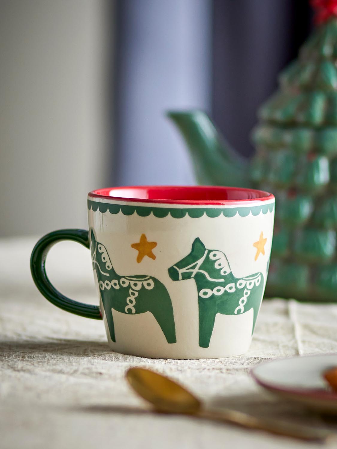 Siffer Becher, Bunt, Steingut in Multi präsentiert im Onlineshop von KAQTU Design AG. Tasse ist von Bloomingville