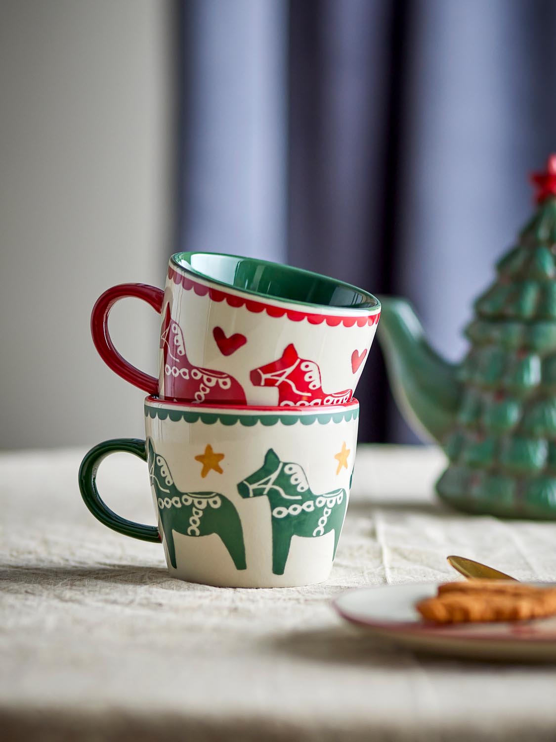 Siffer Becher, Bunt, Steingut in Multi präsentiert im Onlineshop von KAQTU Design AG. Tasse ist von Bloomingville
