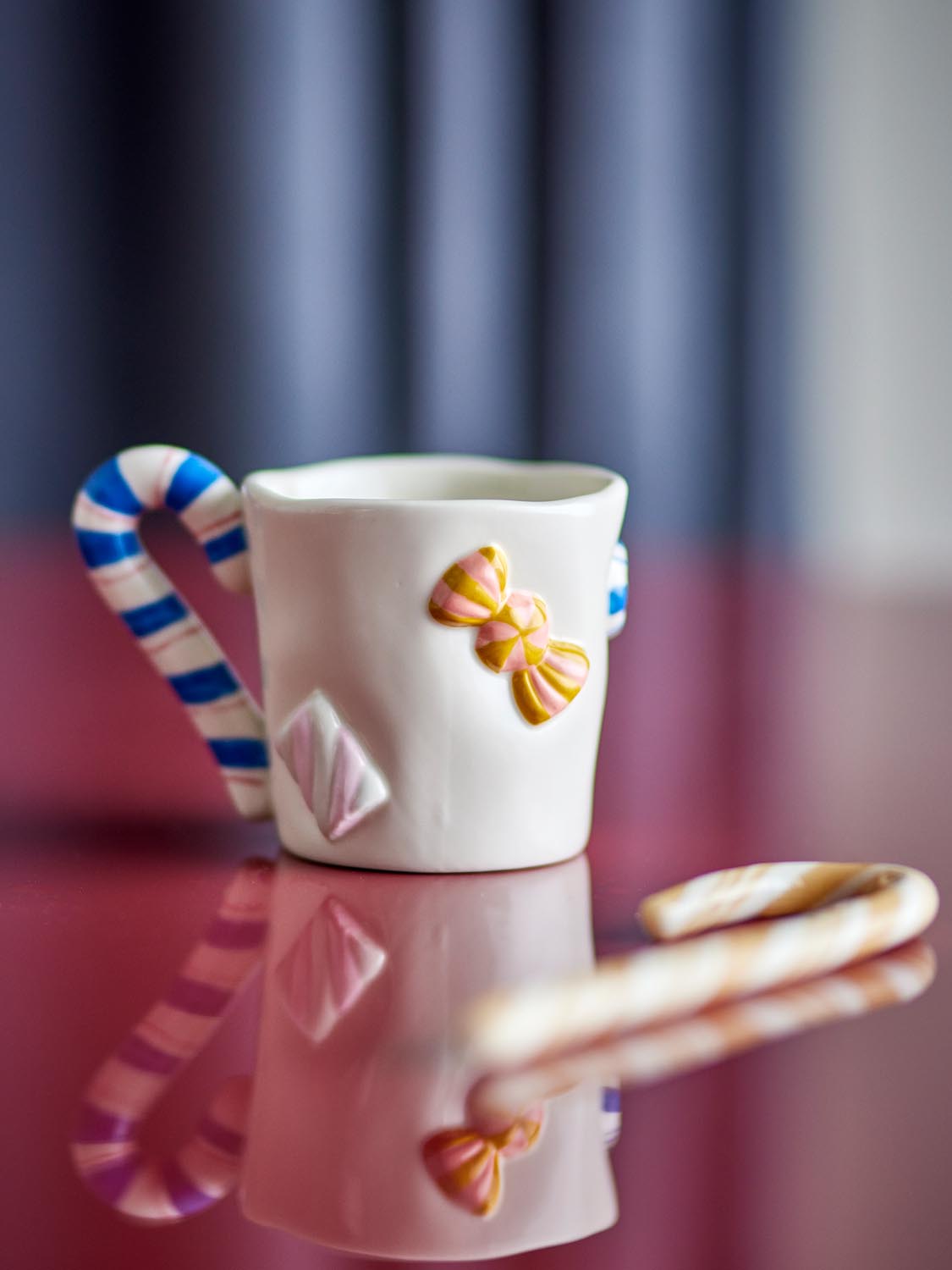 Candice Tasse, Bunt, Steingut in Multi präsentiert im Onlineshop von KAQTU Design AG. Tasse ist von Bloomingville