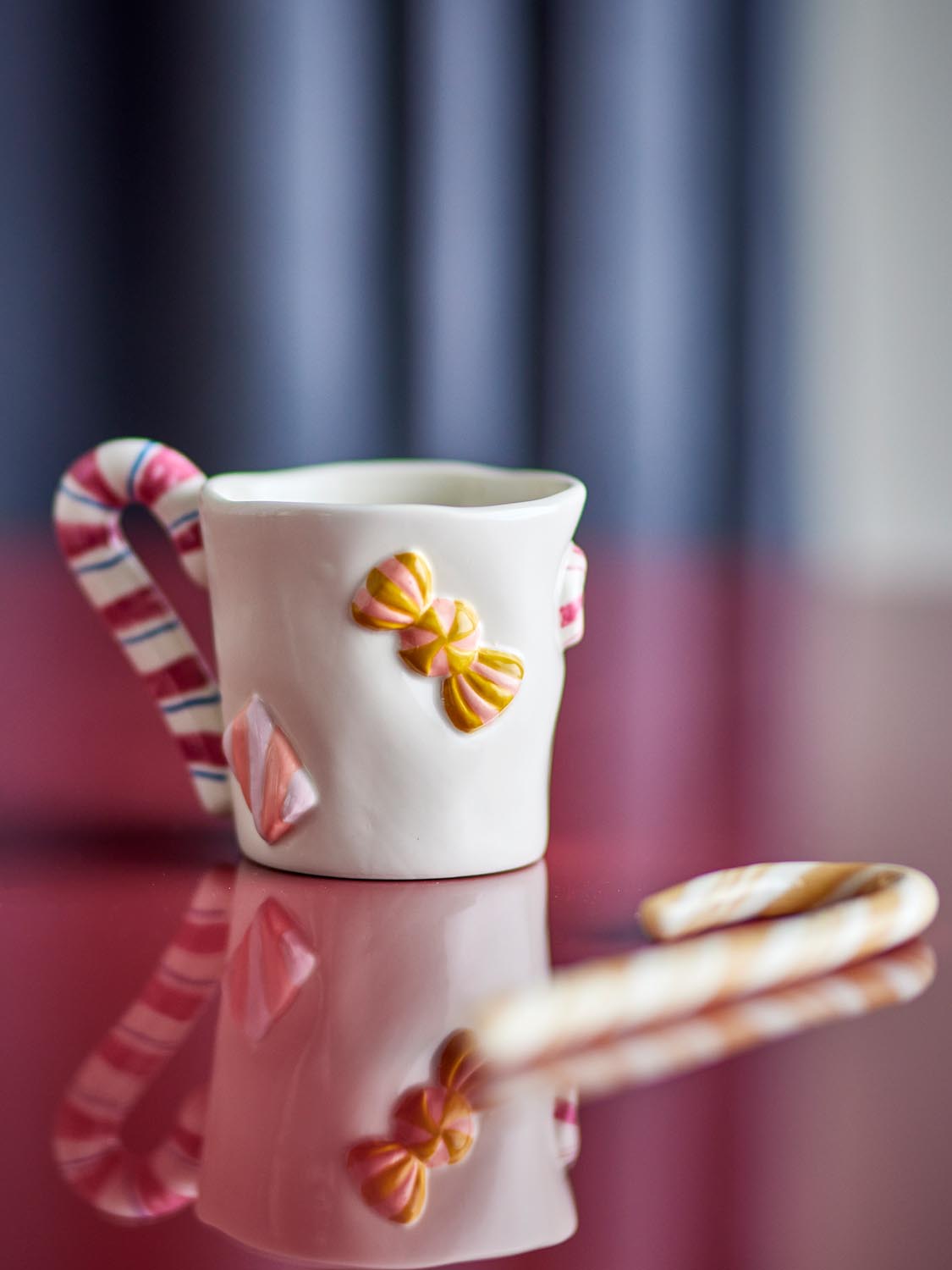 Candice Tasse, Bunt, Steingut in Multi präsentiert im Onlineshop von KAQTU Design AG. Tasse ist von Bloomingville