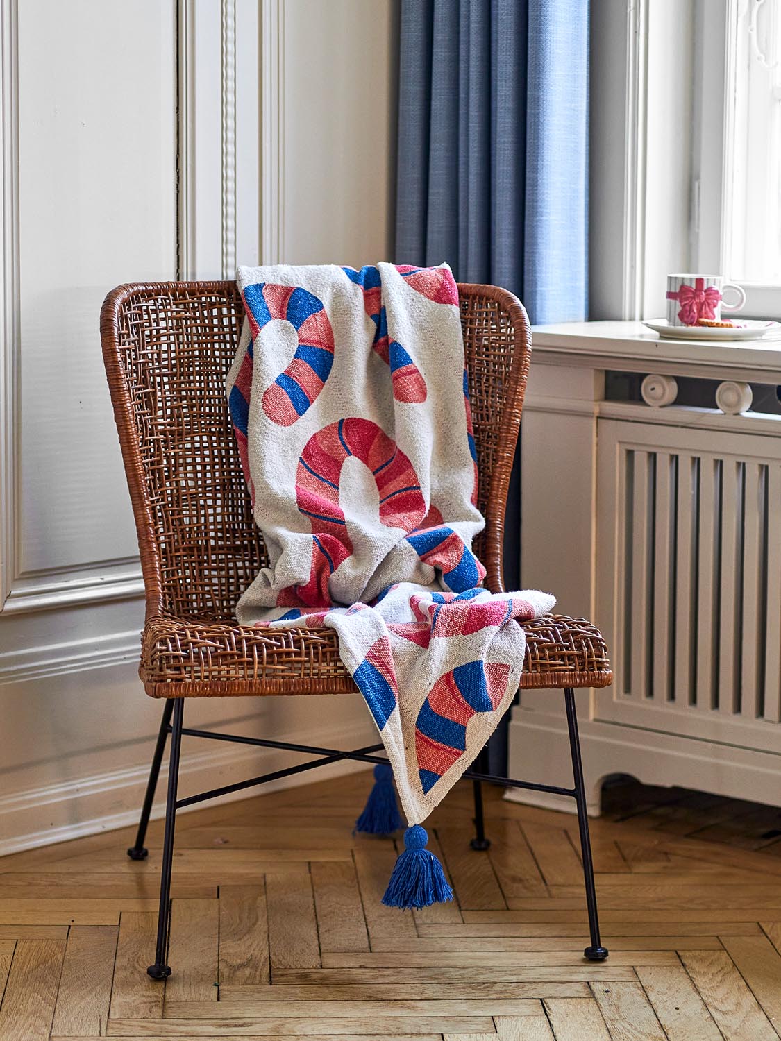 Candice Decke, Bunt, Recycelte Baumwolle in Multi präsentiert im Onlineshop von KAQTU Design AG. Bettüberwurf ist von Bloomingville