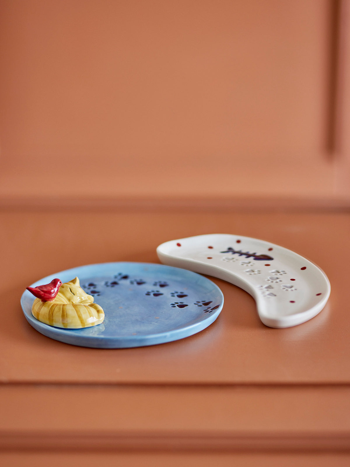 Bitte Servierplatte, Bunt, Steingut in Multi präsentiert im Onlineshop von KAQTU Design AG. Servierplatten ist von Bloomingville