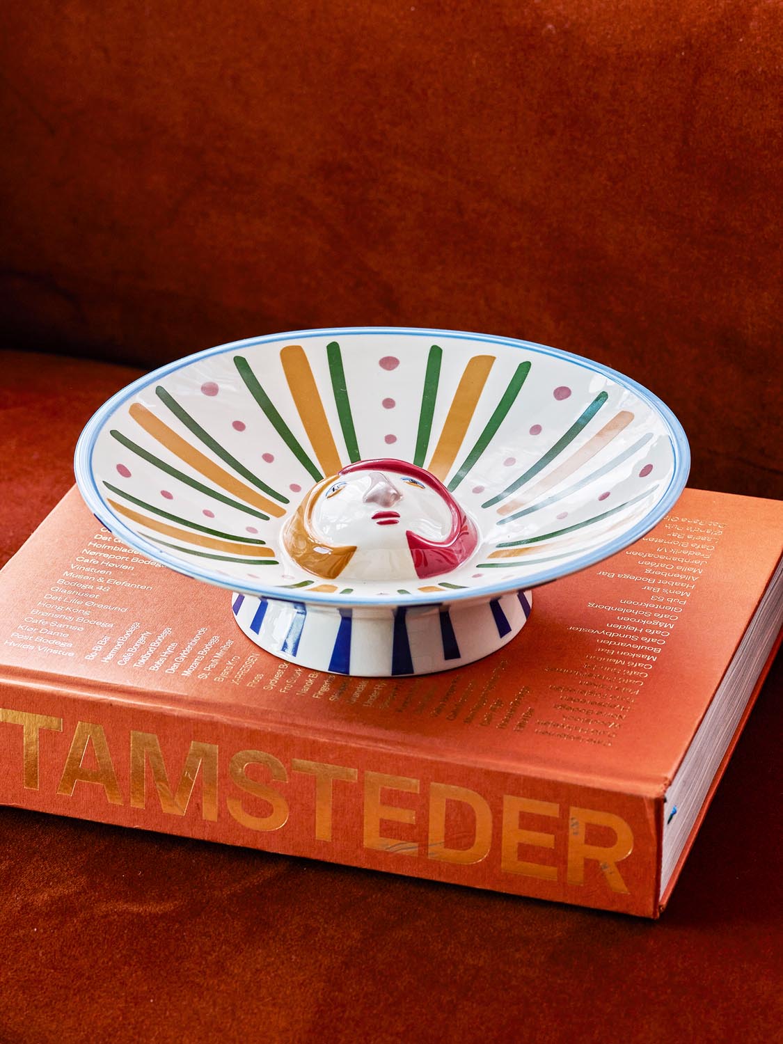 Conneli Schale, Bunt, Steingut in Multi präsentiert im Onlineshop von KAQTU Design AG. Schale ist von Bloomingville