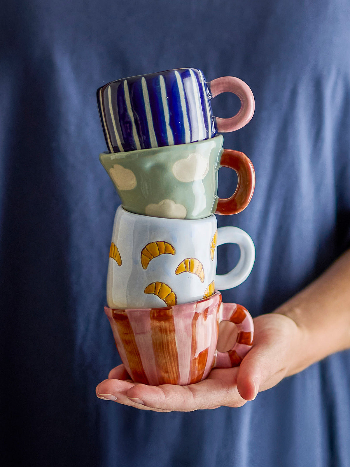 Millie Tasse, Bunt, Steingut in Multi präsentiert im Onlineshop von KAQTU Design AG. Tasse ist von Bloomingville Mini