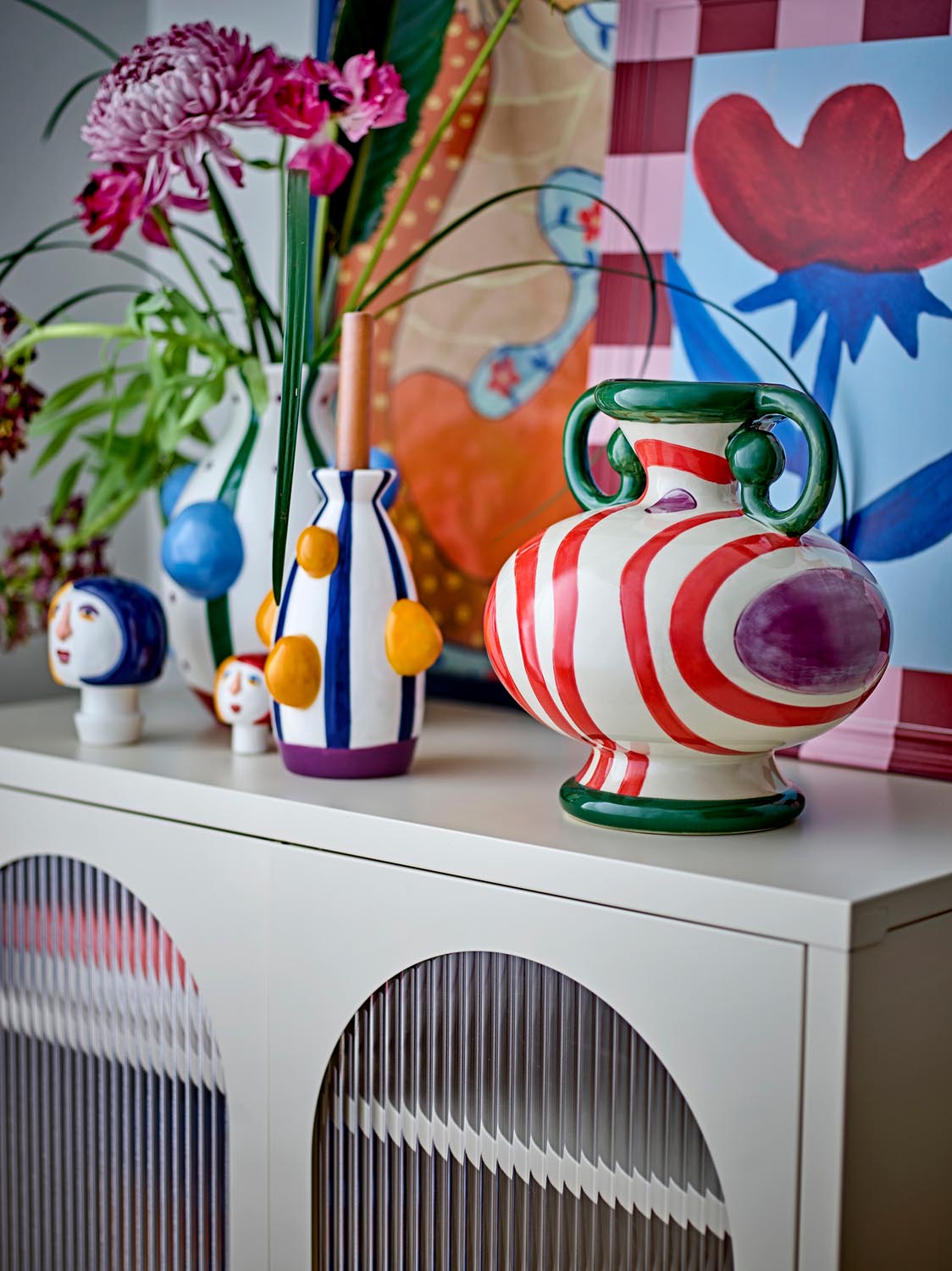Betiva Vase, Bunt, Steingut in Multi präsentiert im Onlineshop von KAQTU Design AG. Vase ist von Bloomingville