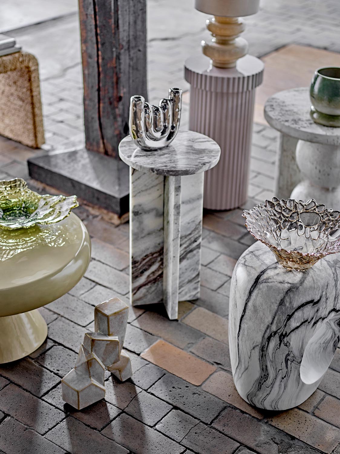Shine Kerzenhalter, Silber, Steingut in Silver präsentiert im Onlineshop von KAQTU Design AG. Kerzenständer ist von Bloomingville