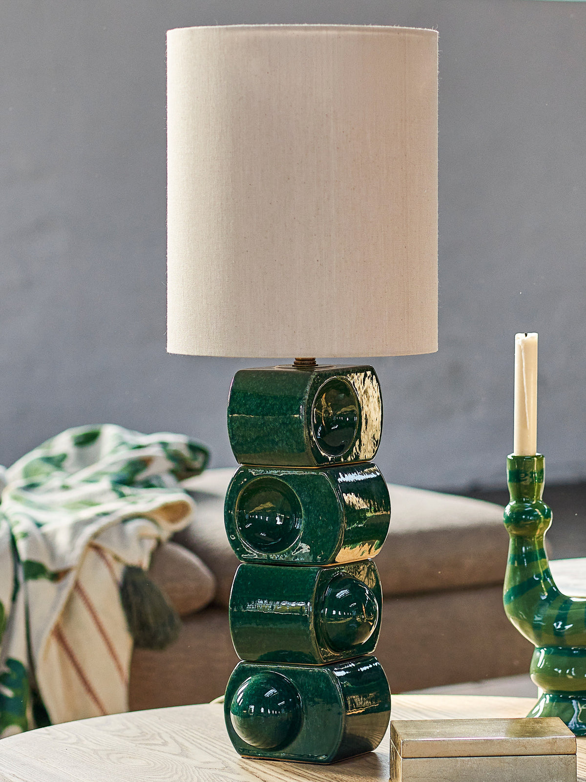 Brady Tischlampe, Grün, Steingut in Green präsentiert im Onlineshop von KAQTU Design AG. Tischleuchte ist von Bloomingville