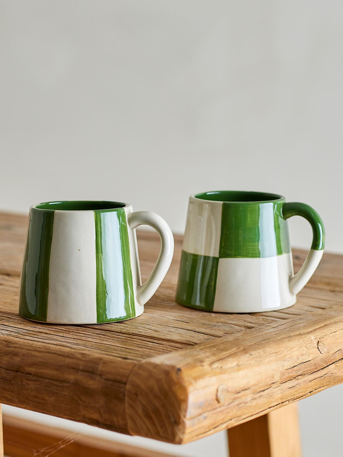 Floki Becher, Grün, Steingut in Green präsentiert im Onlineshop von KAQTU Design AG. Tasse ist von Bloomingville