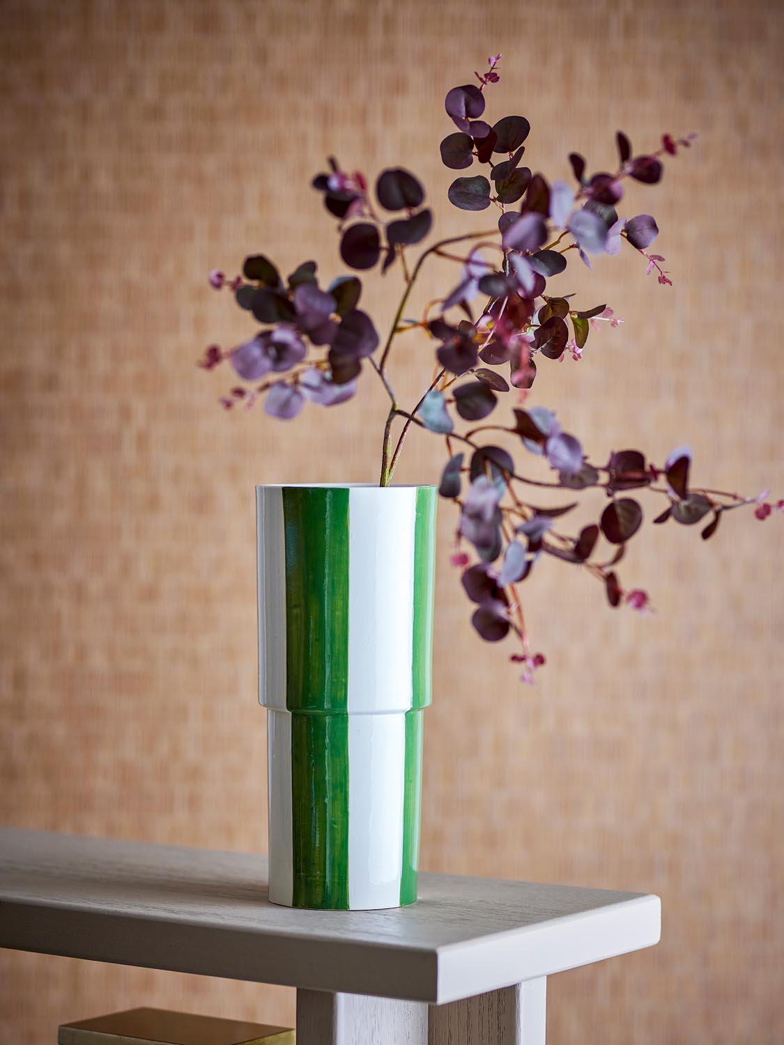 Floki Vase, Grün, Steingut in Green präsentiert im Onlineshop von KAQTU Design AG. Vase ist von Bloomingville