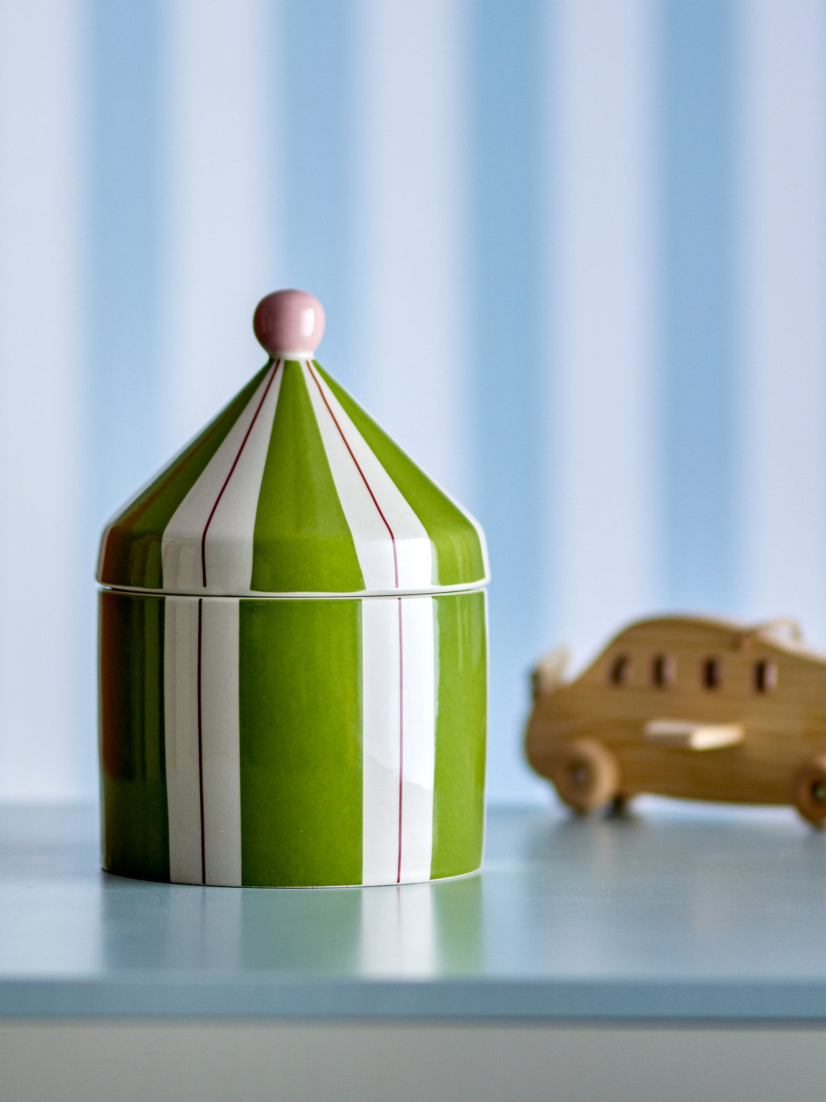Cimmi Gefäss mit Deckel, Grün, Steingut in Green präsentiert im Onlineshop von KAQTU Design AG. Kanne ist von Bloomingville Mini