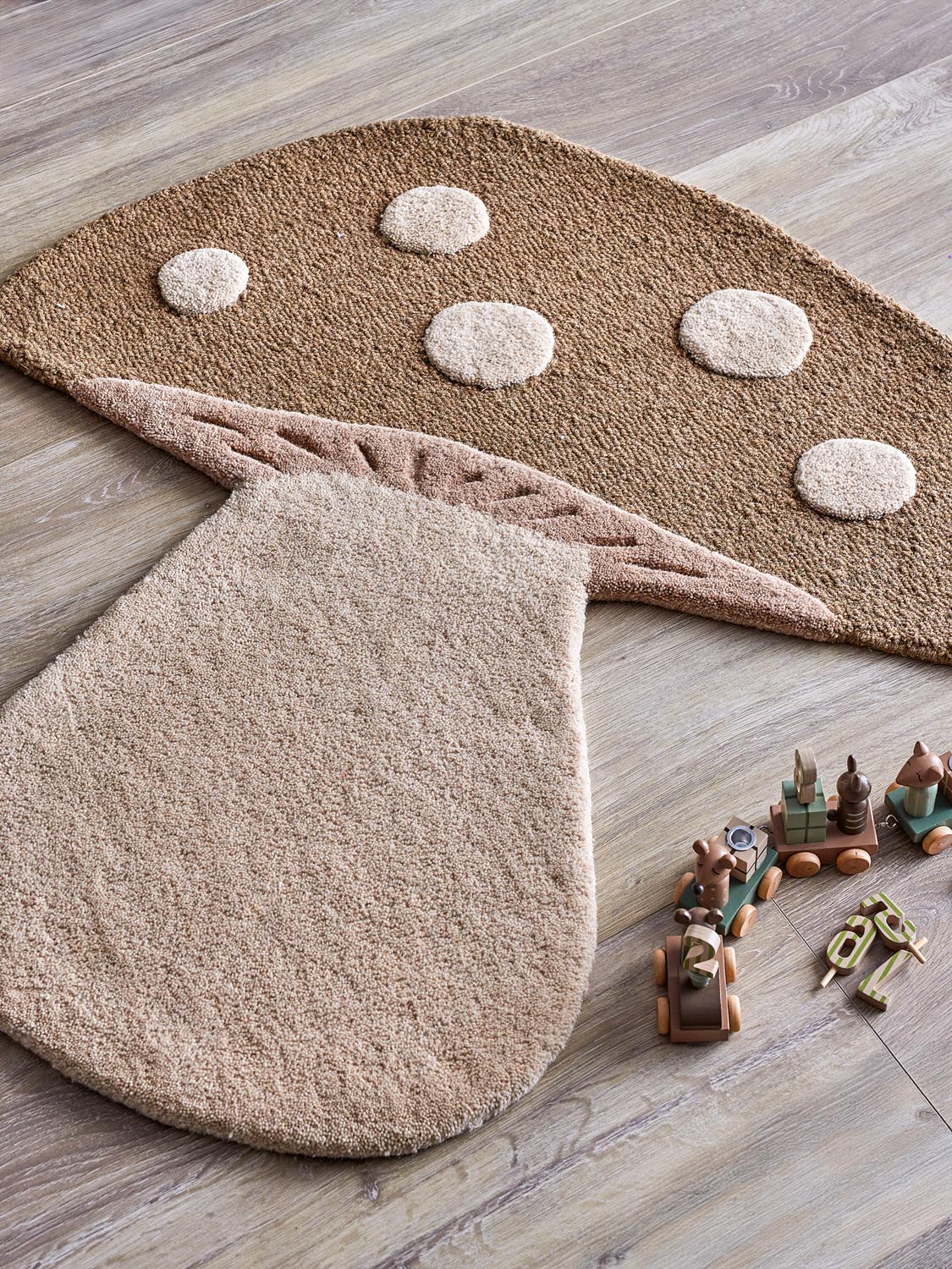 Mushroom Teppich, Braun, Wolle in Brown präsentiert im Onlineshop von KAQTU Design AG. Teppich ist von Bloomingville Mini
