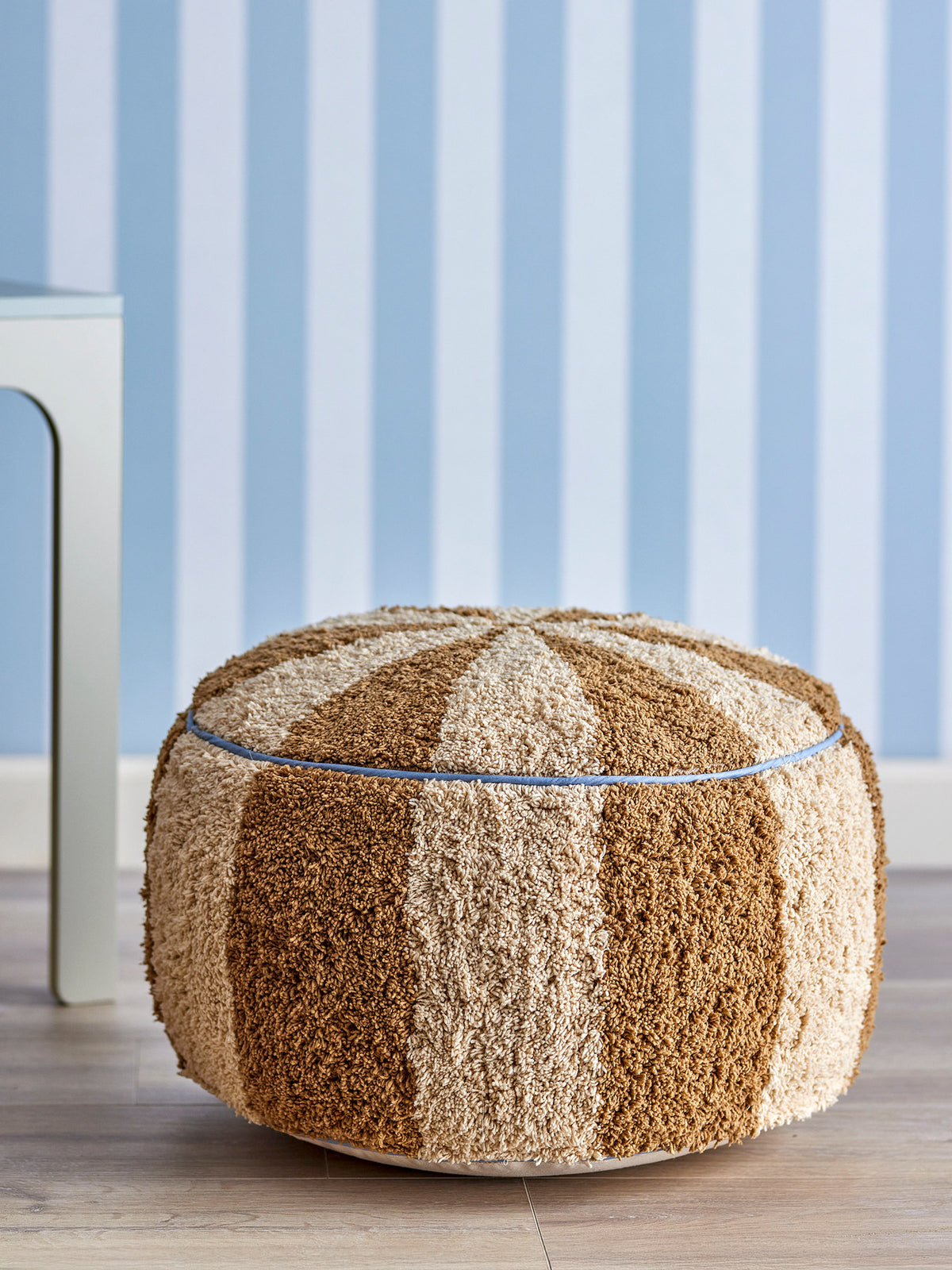Charoline Pouf, Natur, Baumwolle in Nature präsentiert im Onlineshop von KAQTU Design AG. Pouf ist von Bloomingville Mini