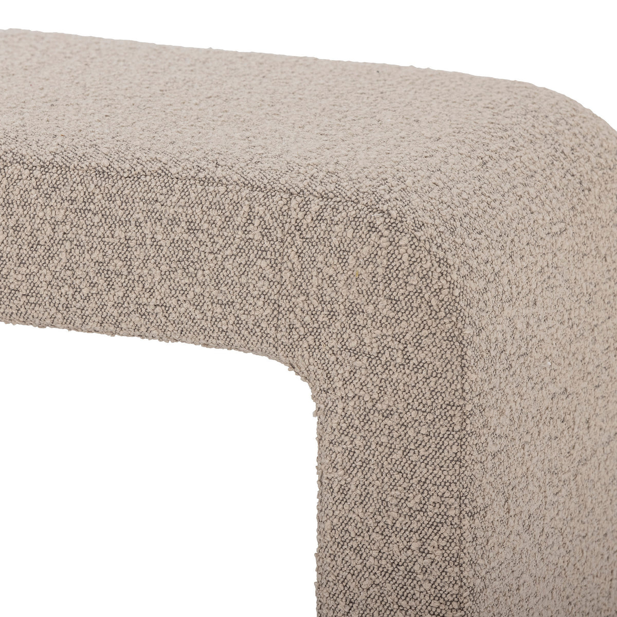 Hocker Bobbie von Bloomingville mit hellem Bouclé-Bezug aus Polyester auf Beinen