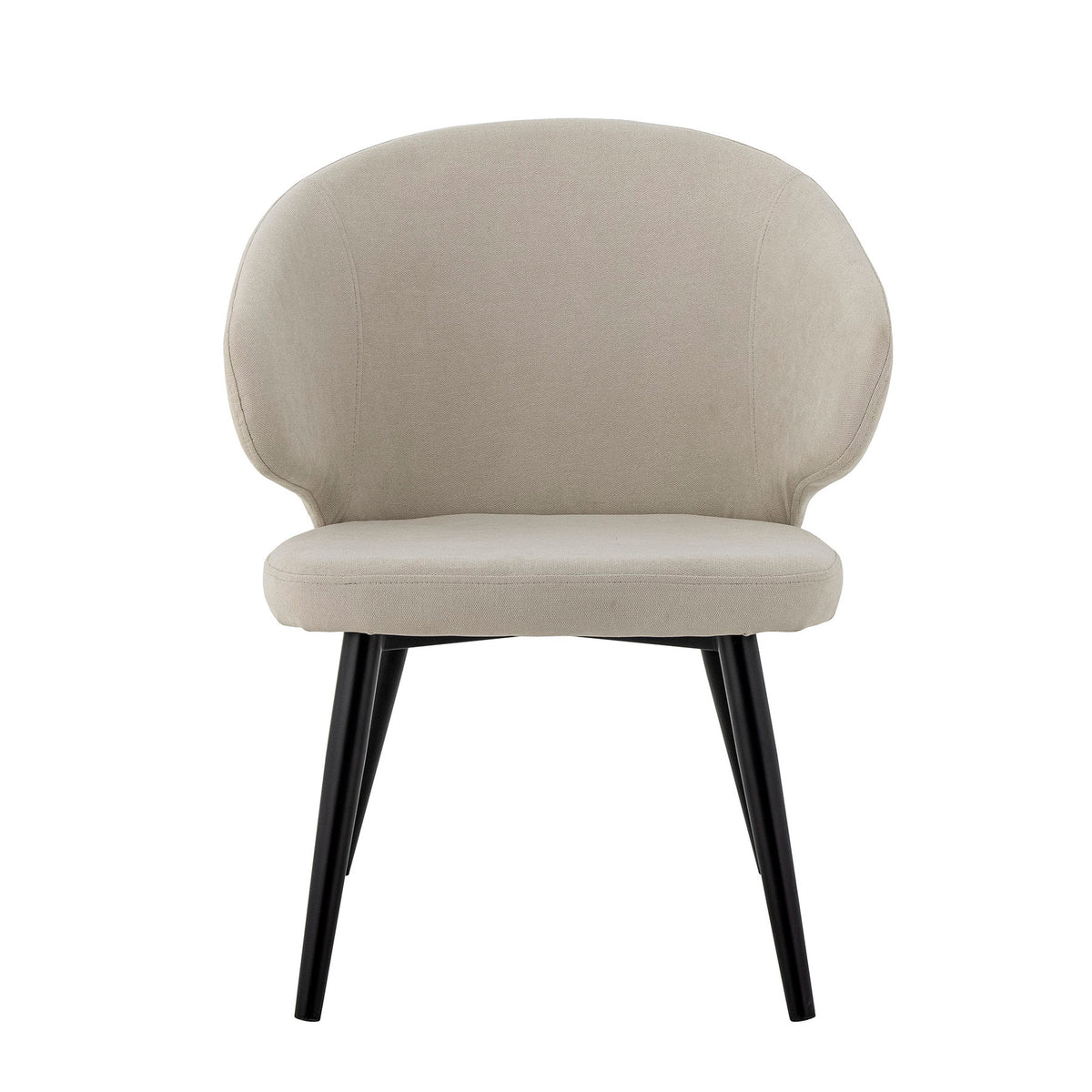 Loon Loungesessel in Beige von Creative Collection mit gepolstertem Polyesterbezug, geschwungener Rückenlehne und schwarzen Metallbeinen im Boho Chic Stil.