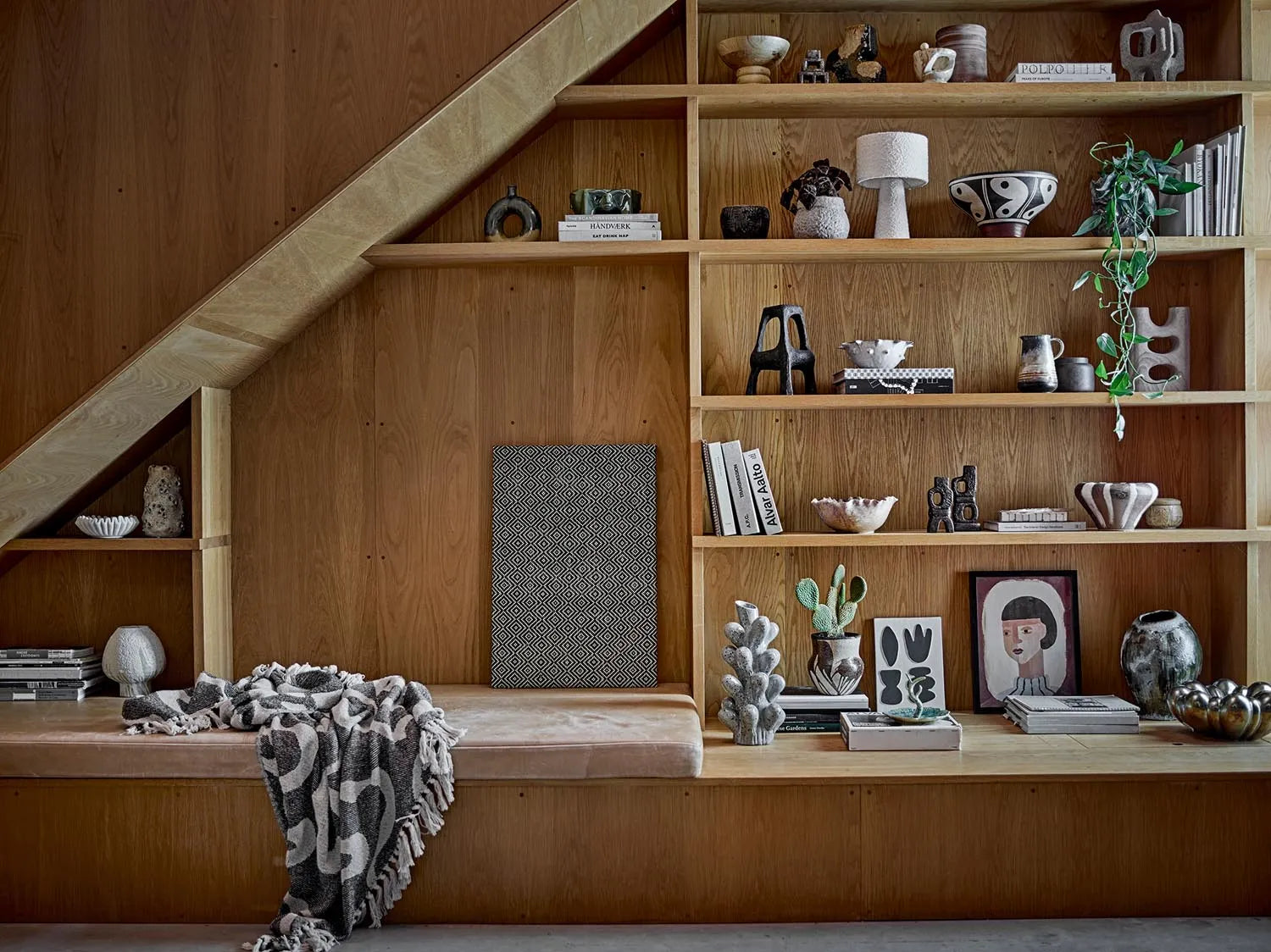 Rivalta Pinnwand, Schwarz, MDF in Schwarz präsentiert im Onlineshop von KAQTU Design AG. Büromaterial ist von Bloomingville