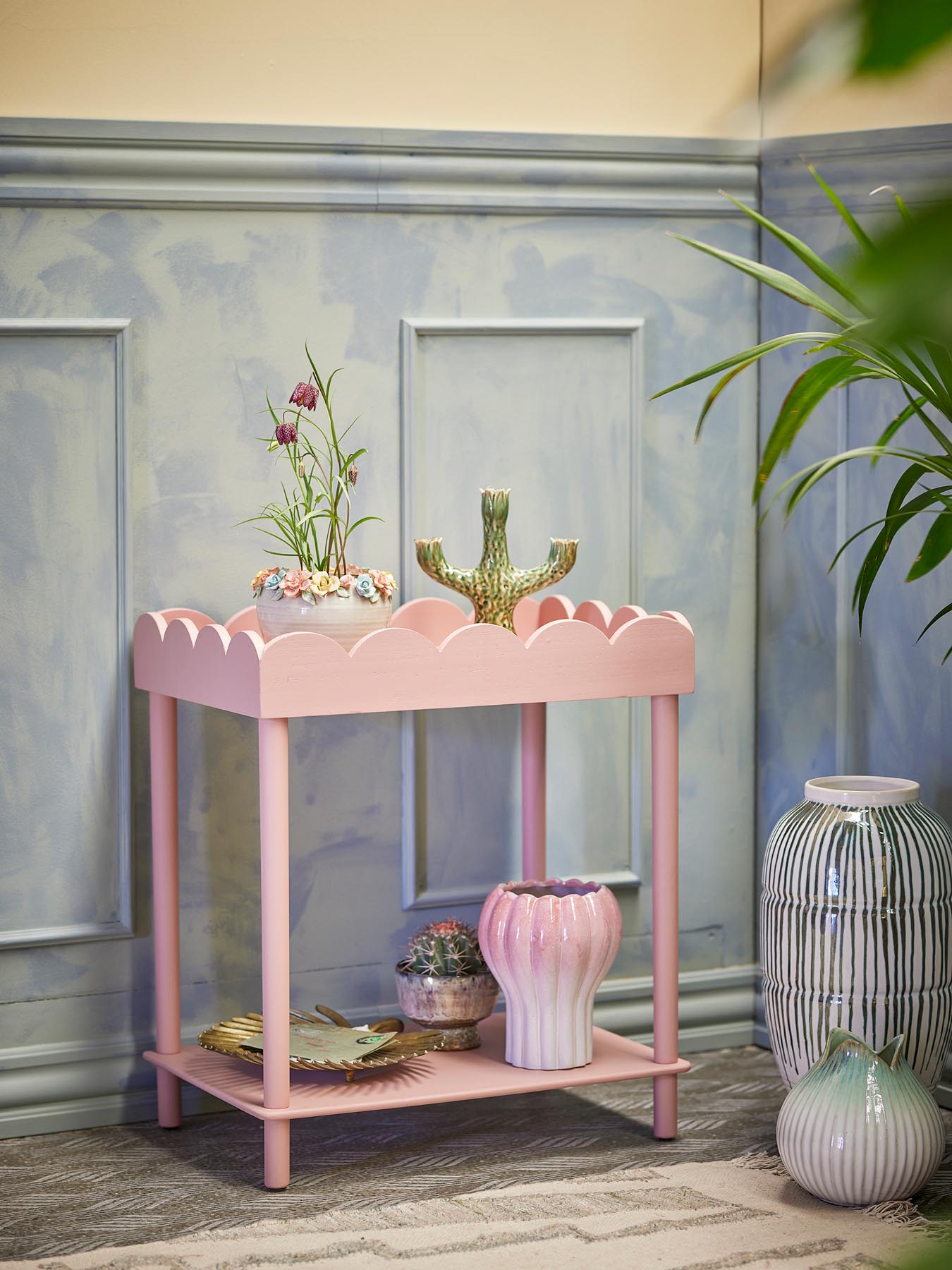 Isola Beistelltisch, Rose, Kiefer in Rose präsentiert im Onlineshop von KAQTU Design AG. Beistelltisch ist von Creative Collection