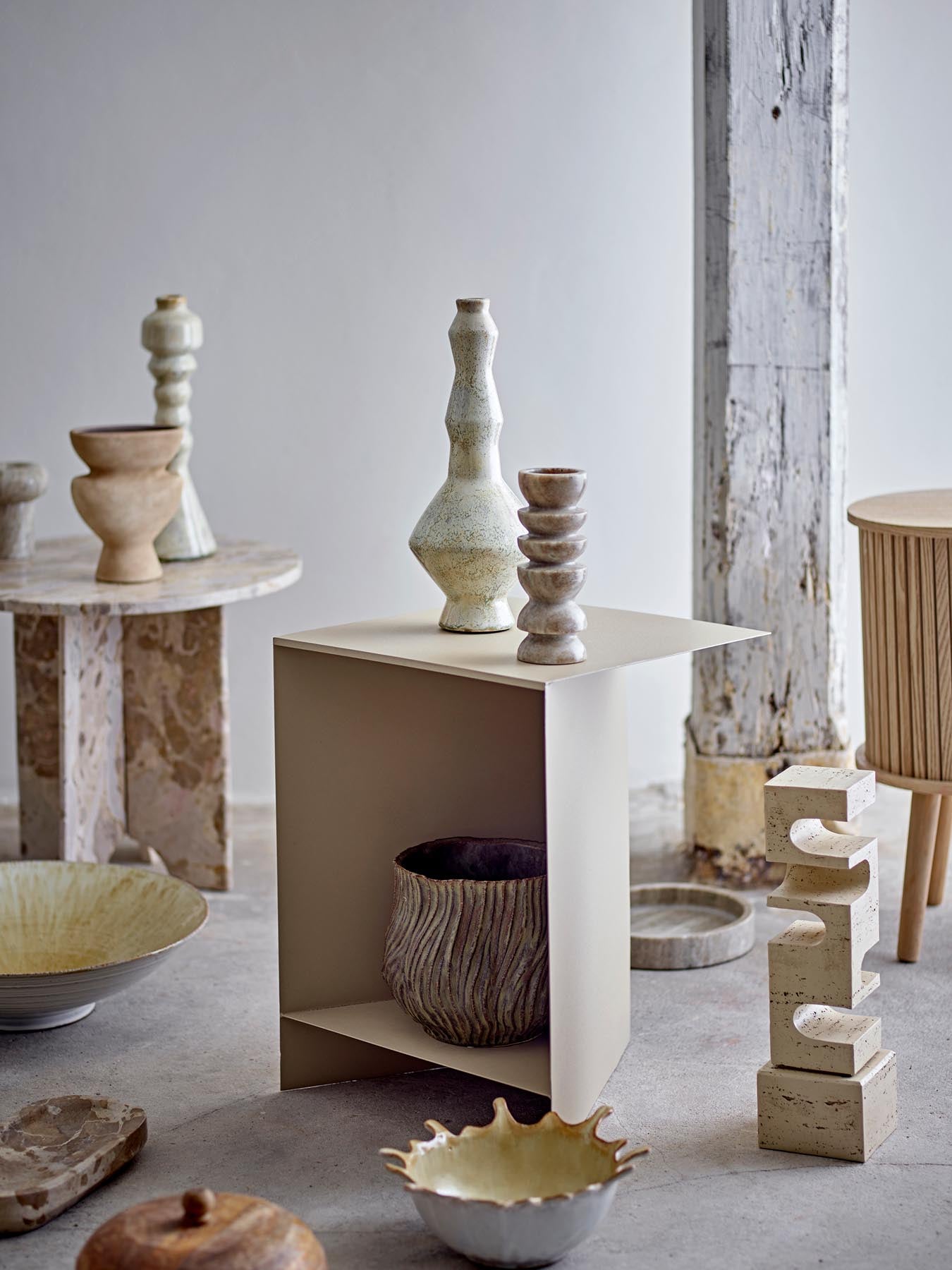 Tasha Beistelltisch, Natur, Metall in Natur präsentiert im Onlineshop von KAQTU Design AG. Tablett ist von Bloomingville
